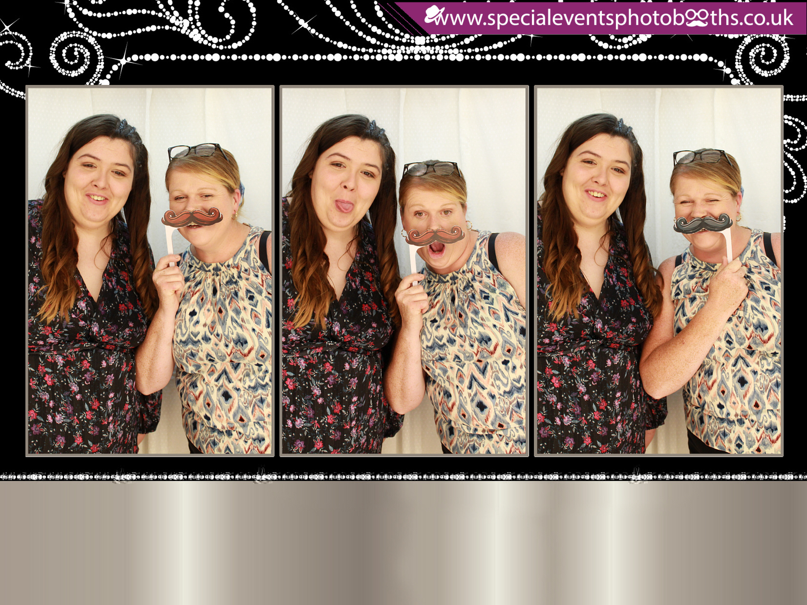 Linda's 70th Birthday | View more photos from the event at my.specialeventsphotobooths.co.uk/u/SpecialEventsPhotoBooths/Lindas-70th-Birthday