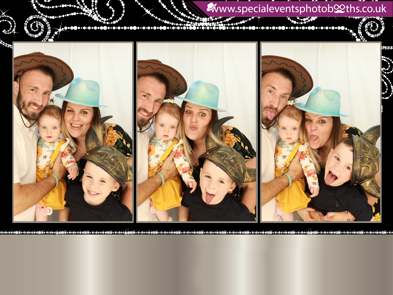 Linda's 70th Birthday | View more photos from the event at my.specialeventsphotobooths.co.uk/u/SpecialEventsPhotoBooths/Lindas-70th-Birthday