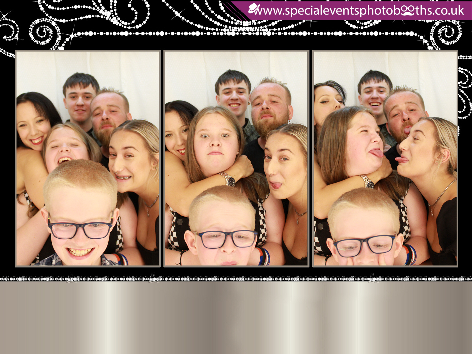 Linda's 70th Birthday | View more photos from the event at my.specialeventsphotobooths.co.uk/u/SpecialEventsPhotoBooths/Lindas-70th-Birthday
