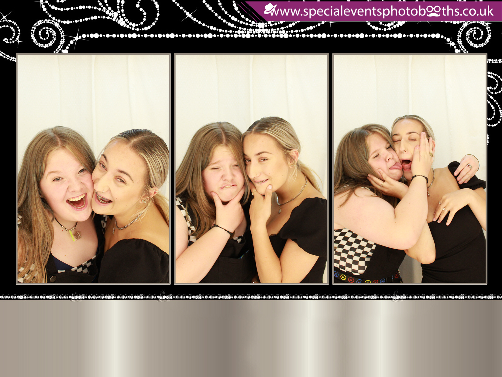 Linda's 70th Birthday | View more photos from the event at my.specialeventsphotobooths.co.uk/u/SpecialEventsPhotoBooths/Lindas-70th-Birthday