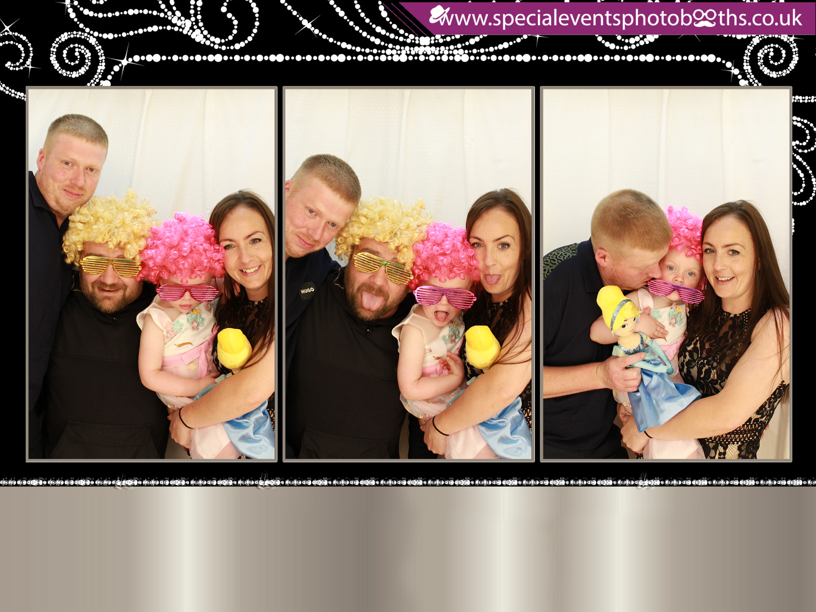 Linda's 70th Birthday | View more photos from the event at my.specialeventsphotobooths.co.uk/u/SpecialEventsPhotoBooths/Lindas-70th-Birthday