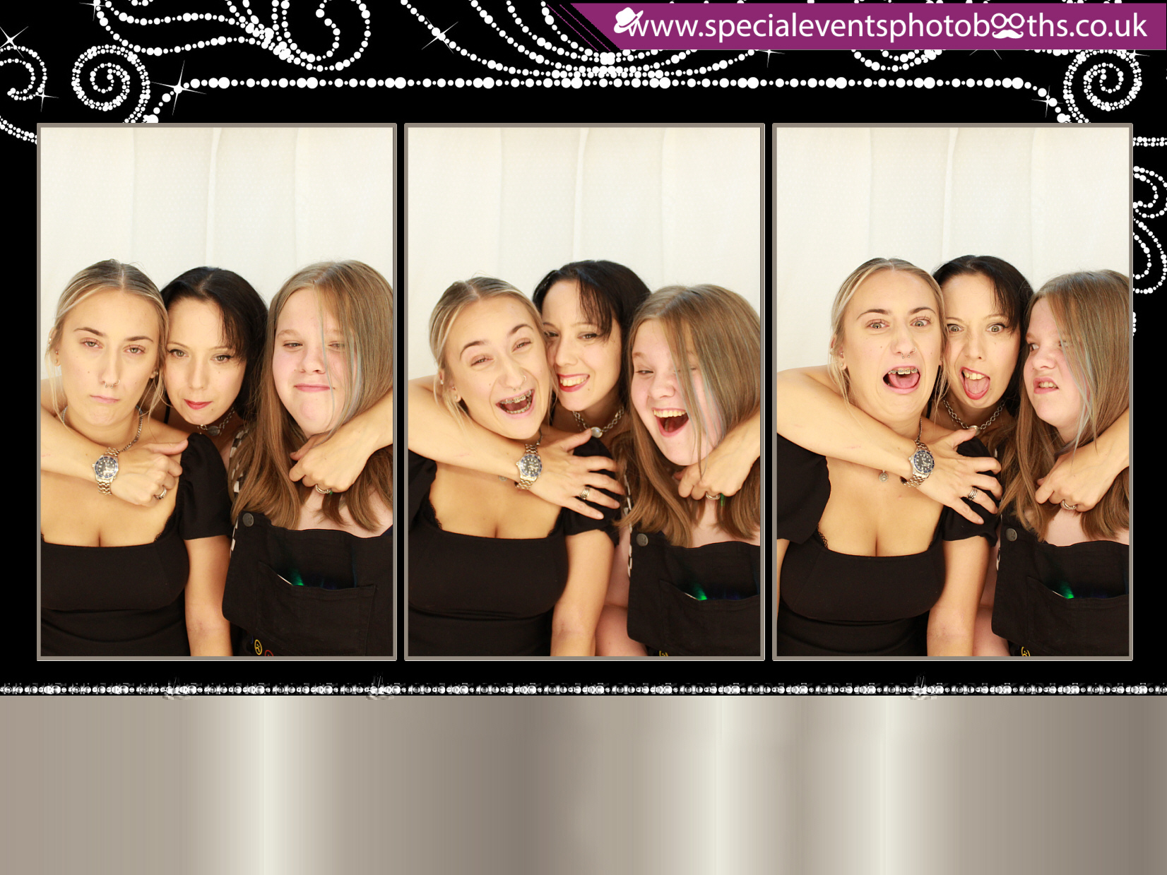 Linda's 70th Birthday | View more photos from the event at my.specialeventsphotobooths.co.uk/u/SpecialEventsPhotoBooths/Lindas-70th-Birthday