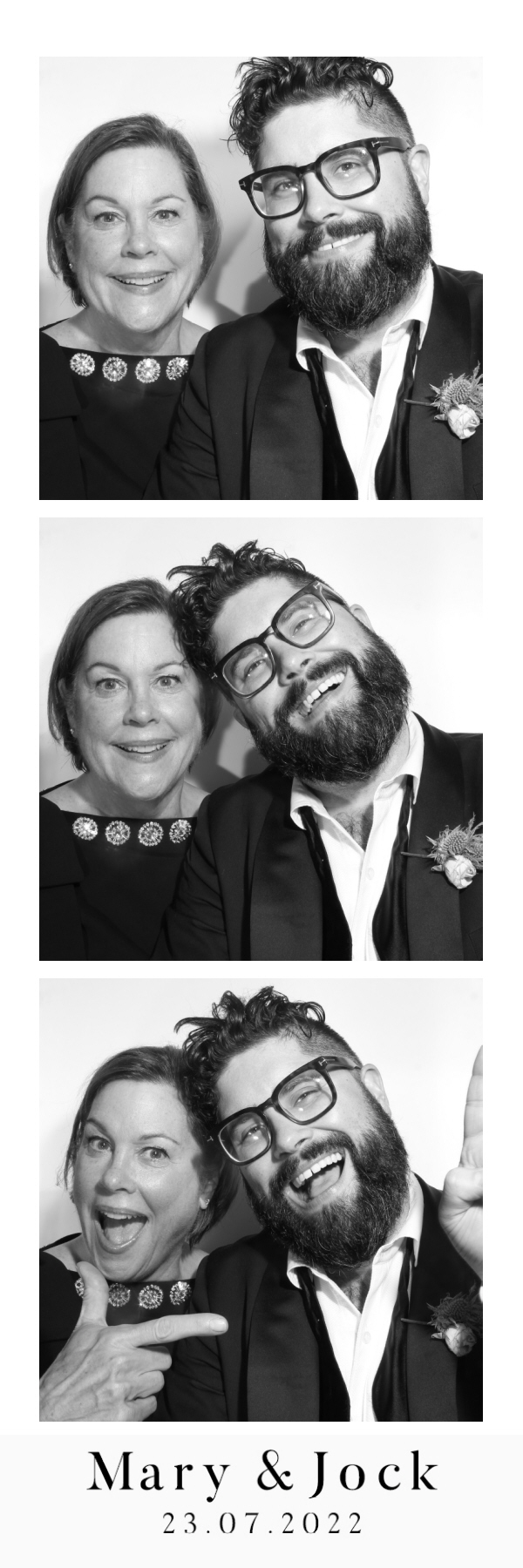 Mary & Jock | View more photos from the event at gallery.thephotocabin.co.uk/u/ThePhotoCabin/Mary-Jock