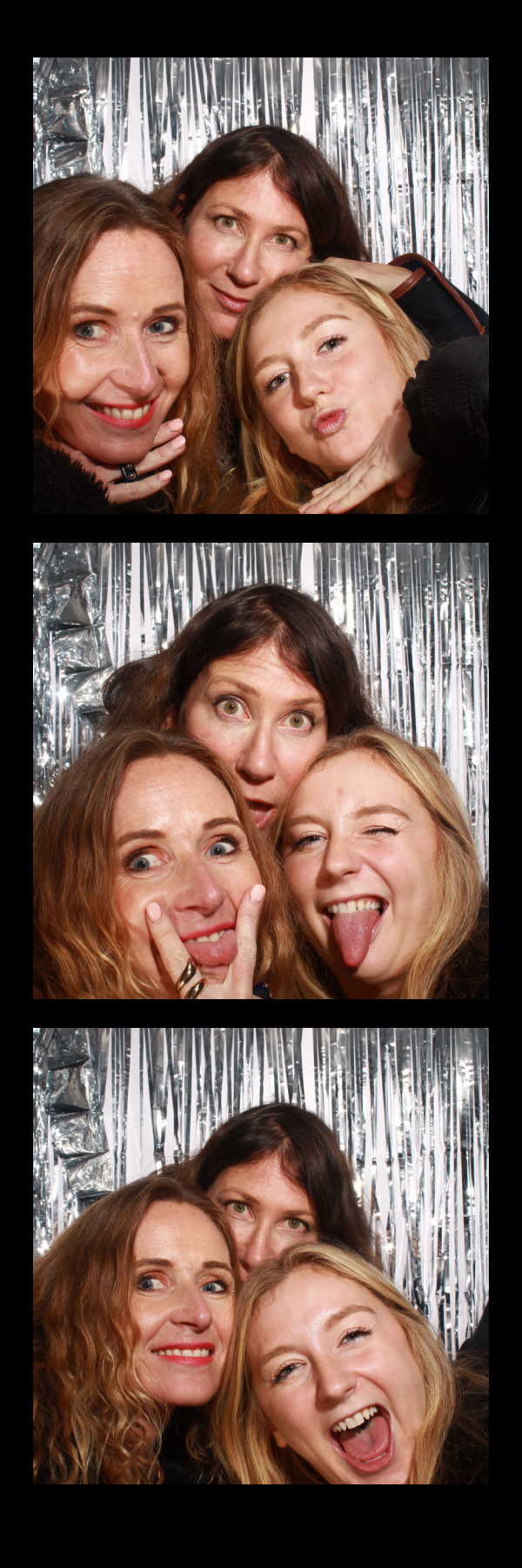 XL Christmas Party 2022 | View more photos from the event at gallery.thephotocabin.co.uk/u/ThePhotoCabin/XL-Christmas-Party-2022