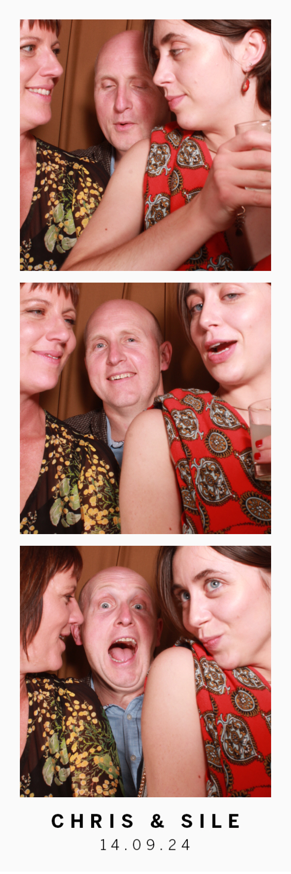 Chris & Sile | View more photos from the event at gallery.thephotocabin.co.uk/u/ThePhotoCabin/Chris-Sile