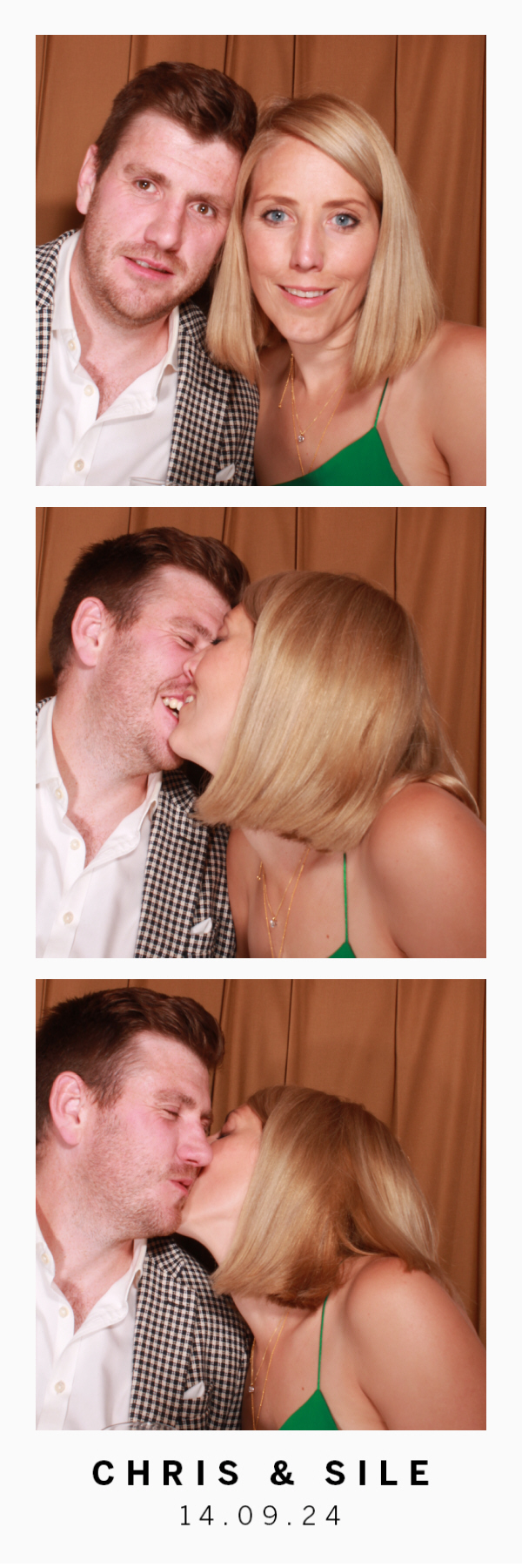 Chris & Sile | View more photos from the event at gallery.thephotocabin.co.uk/u/ThePhotoCabin/Chris-Sile