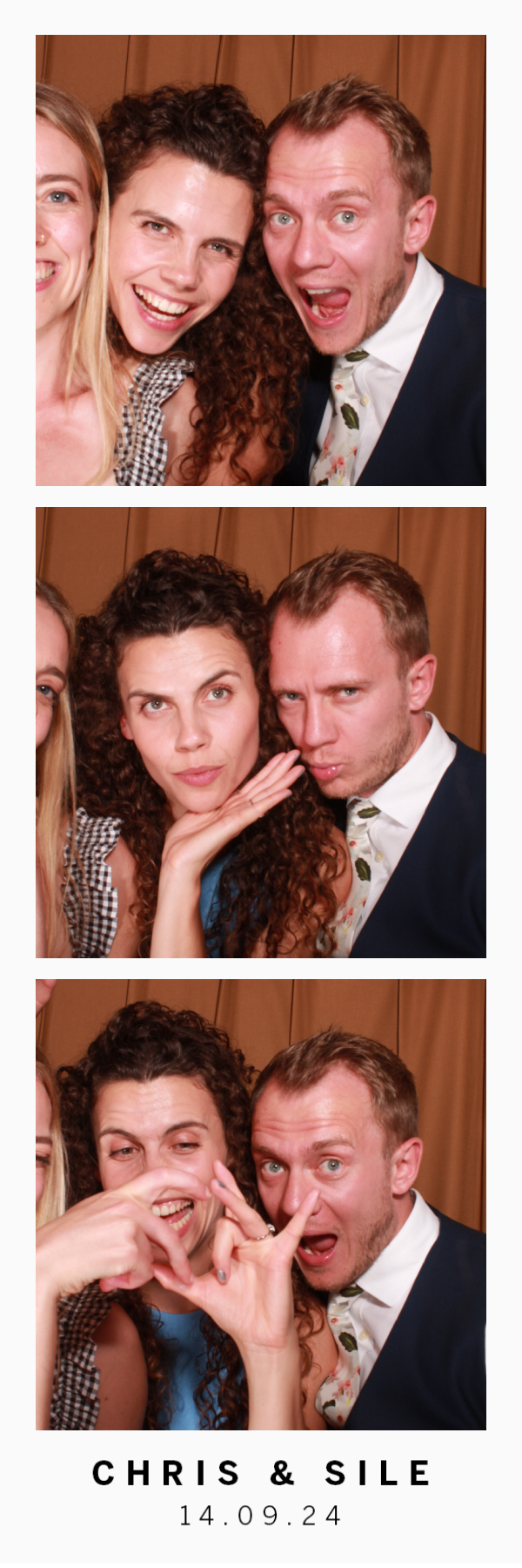 Chris & Sile | View more photos from the event at gallery.thephotocabin.co.uk/u/ThePhotoCabin/Chris-Sile