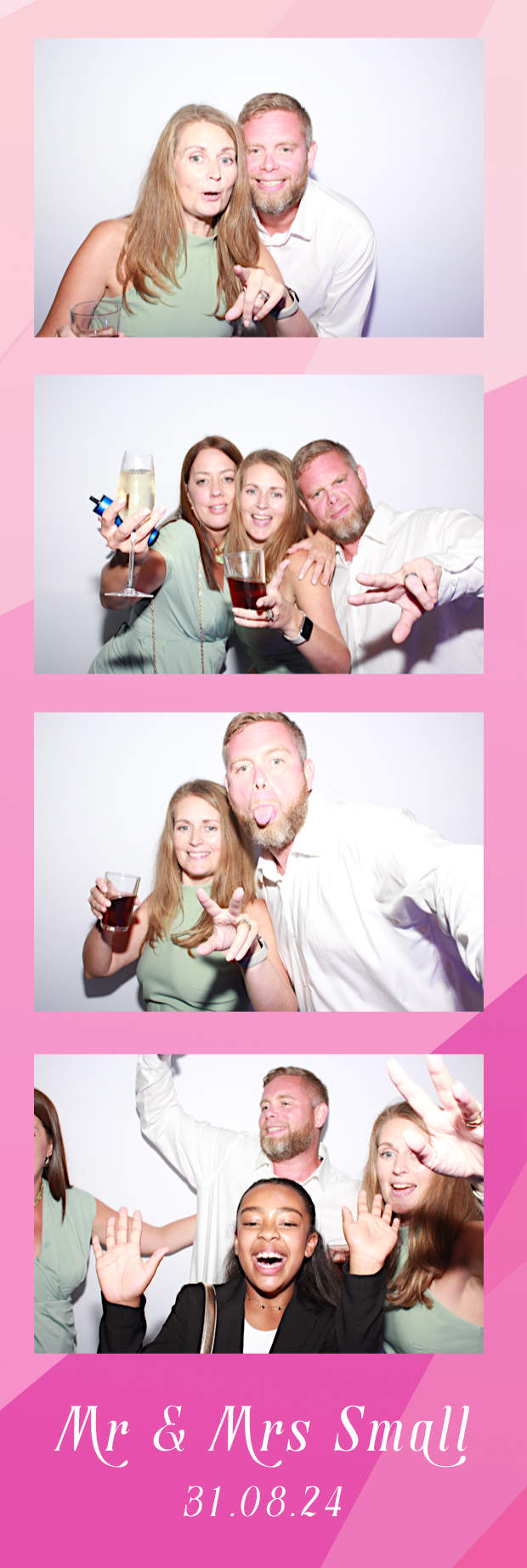 Mr & Mrs Small | View more photos from the event at gallery.thephotocabin.co.uk/u/ThePhotoCabin/Mr-Mrs-Small