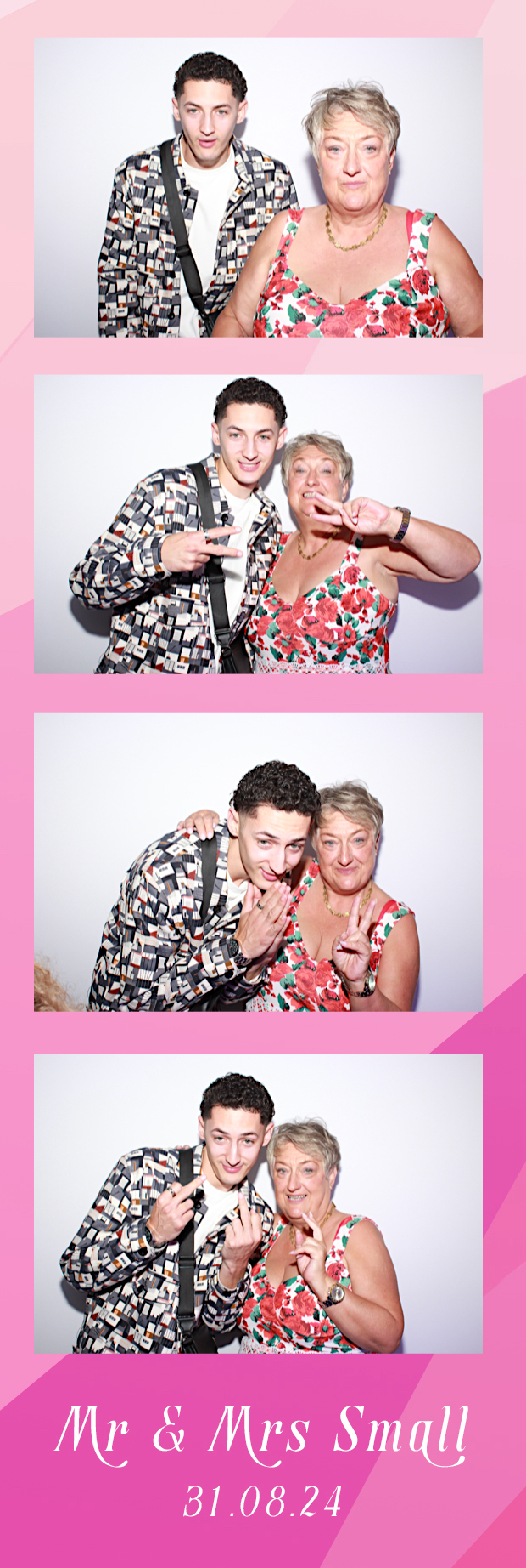 Mr & Mrs Small | View more photos from the event at gallery.thephotocabin.co.uk/u/ThePhotoCabin/Mr-Mrs-Small