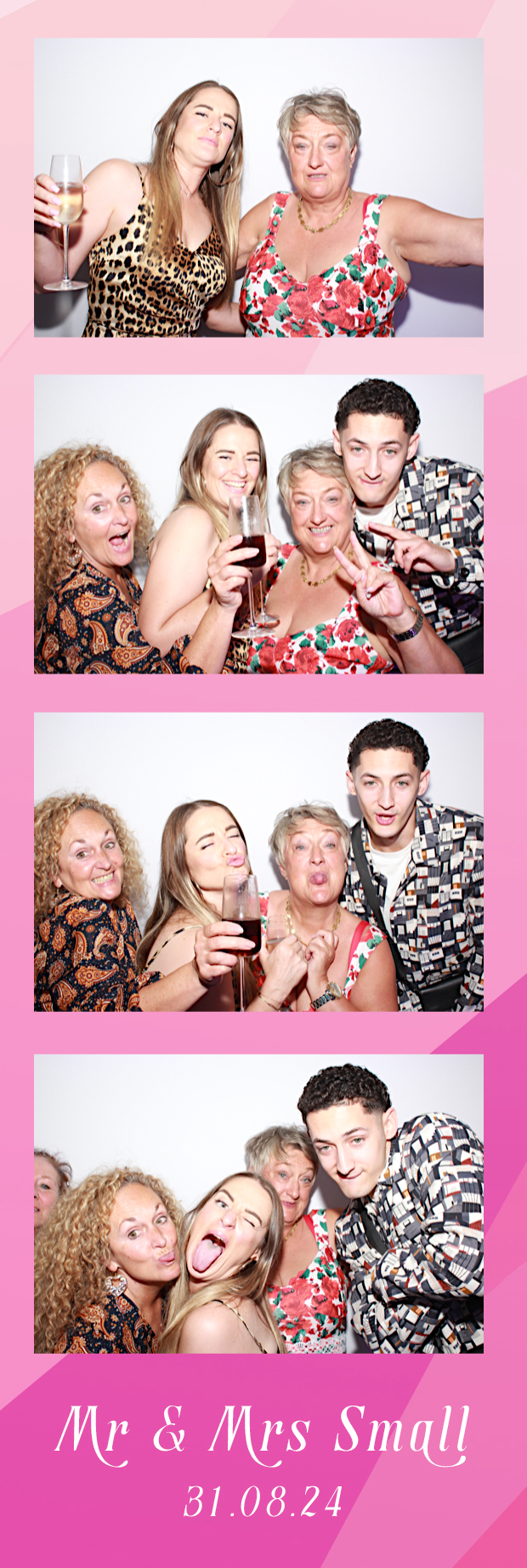 Mr & Mrs Small | View more photos from the event at gallery.thephotocabin.co.uk/u/ThePhotoCabin/Mr-Mrs-Small