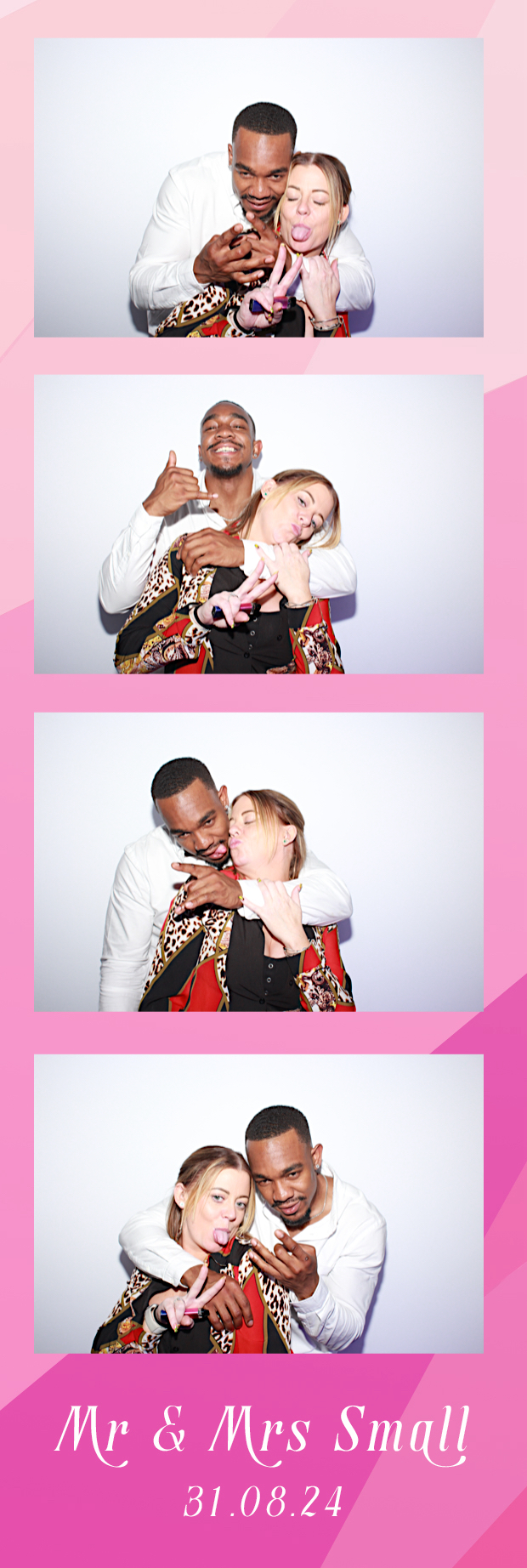 Mr & Mrs Small | View more photos from the event at gallery.thephotocabin.co.uk/u/ThePhotoCabin/Mr-Mrs-Small