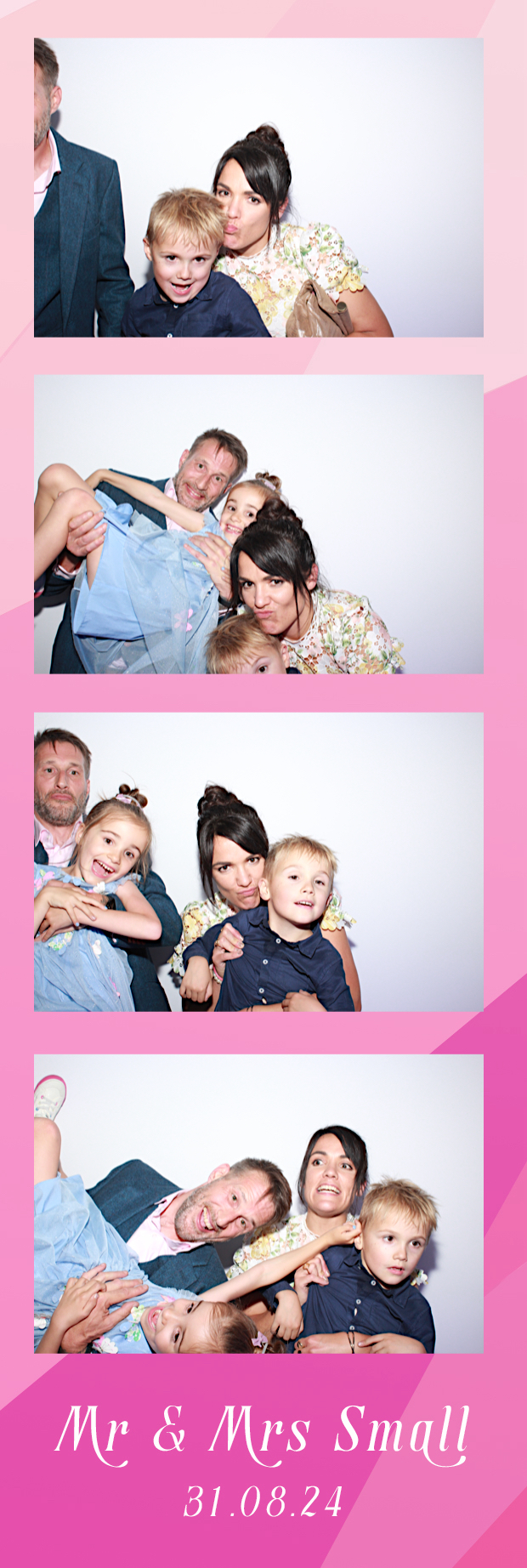 Mr & Mrs Small | View more photos from the event at gallery.thephotocabin.co.uk/u/ThePhotoCabin/Mr-Mrs-Small