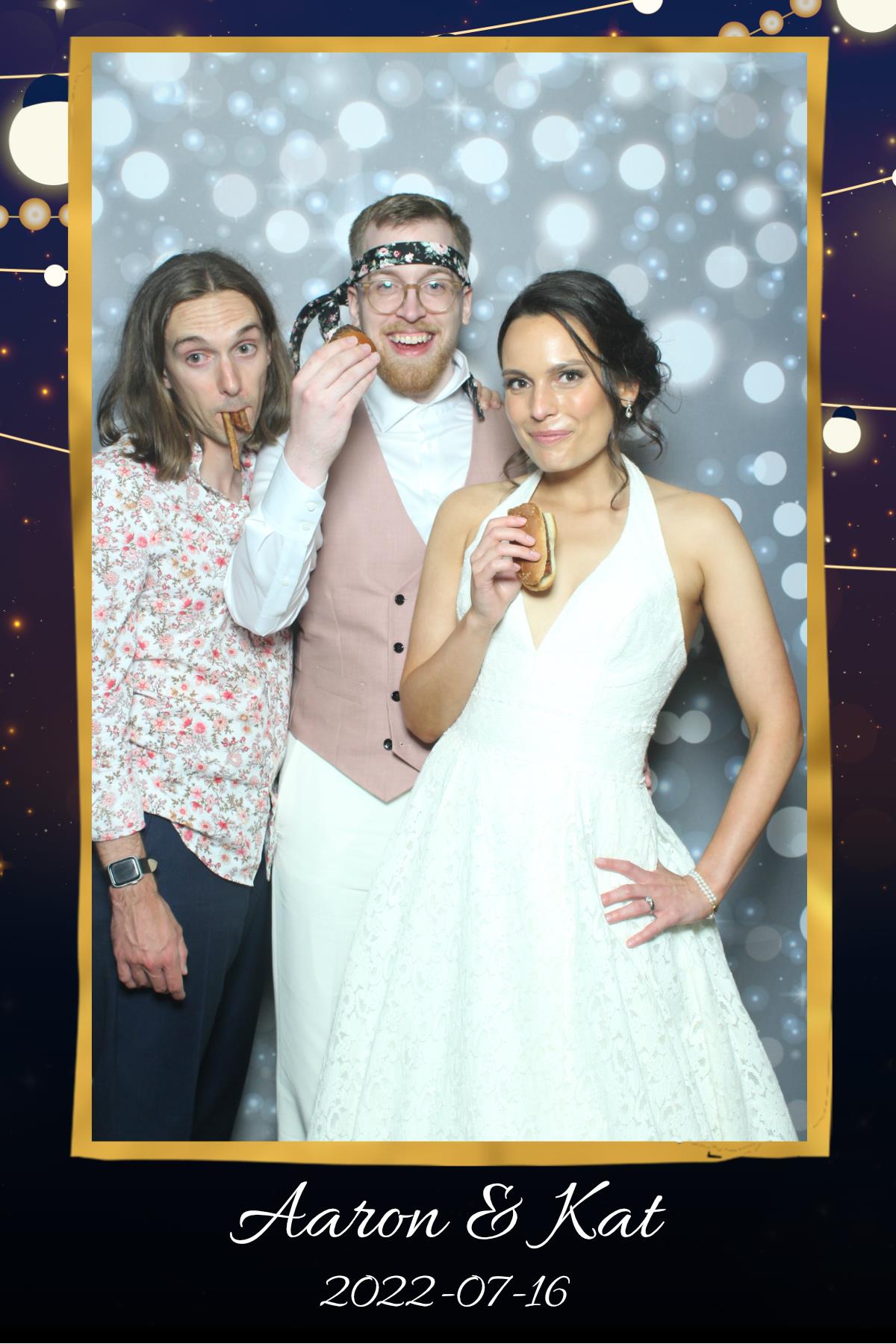 Aaron & Kat | View more photos from the event at gallery.myselfiemirror.ca/u/romanmyselfiemirrorca/Aaron-Kat