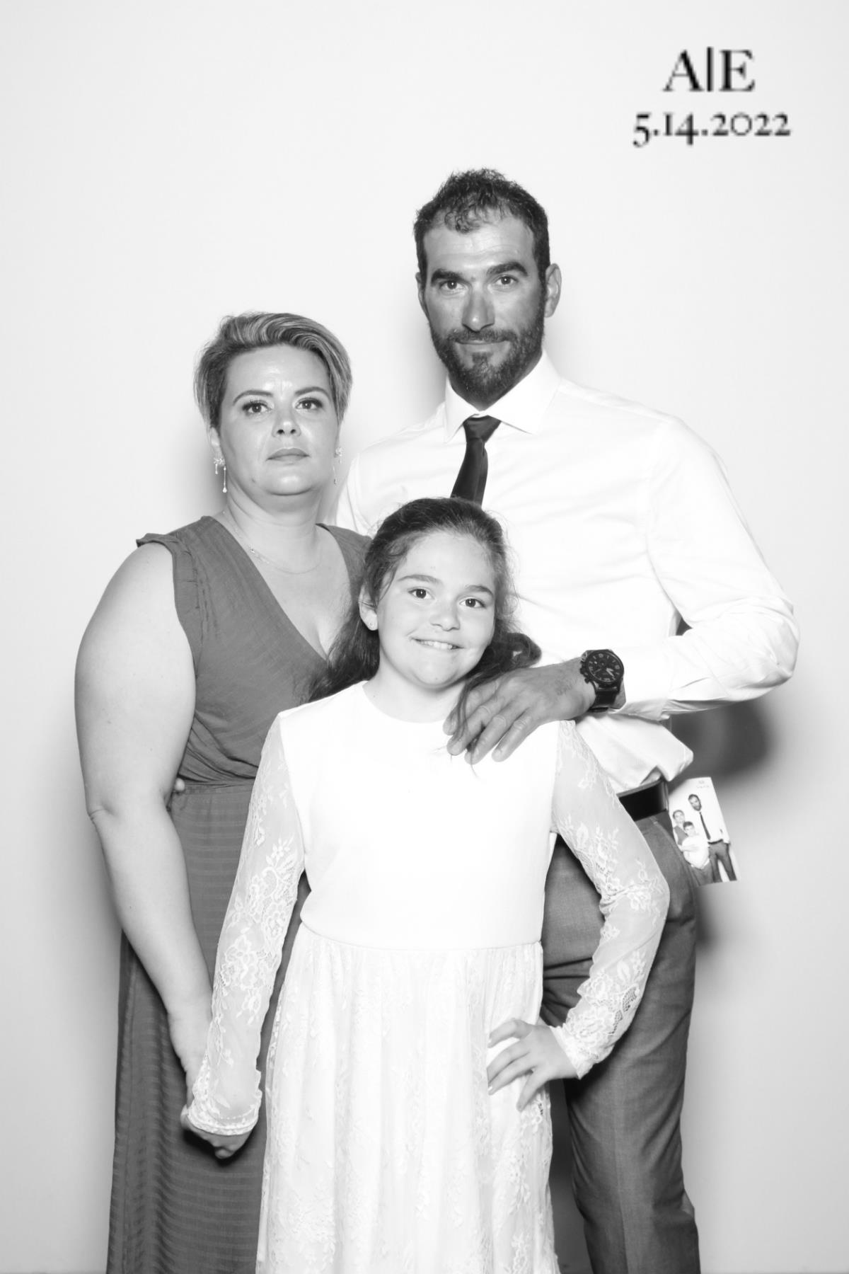 Alyssa + Elson  | View more photos from the event at gallery.myselfiemirror.ca/u/romanmyselfiemirrorca/Alyssa-Elson