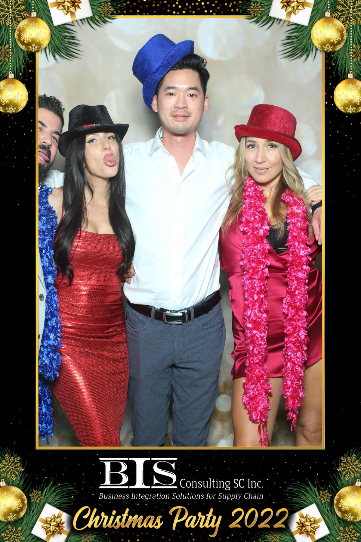 BIS Christmas Party | View more photos from the event at gallery.myselfiemirror.ca/u/romanmyselfiemirrorca/BIS-Christmas-Party