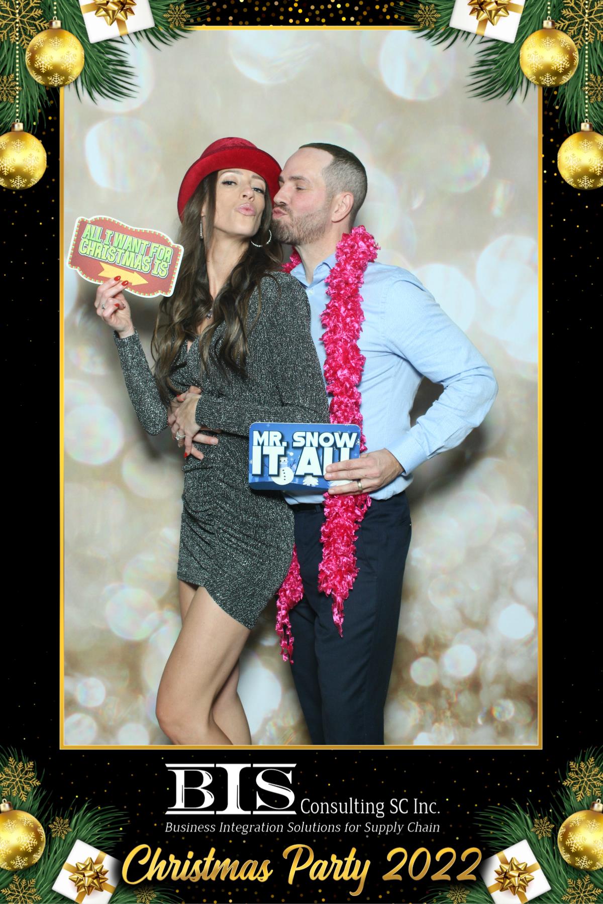 BIS Christmas Party | View more photos from the event at gallery.myselfiemirror.ca/u/romanmyselfiemirrorca/BIS-Christmas-Party