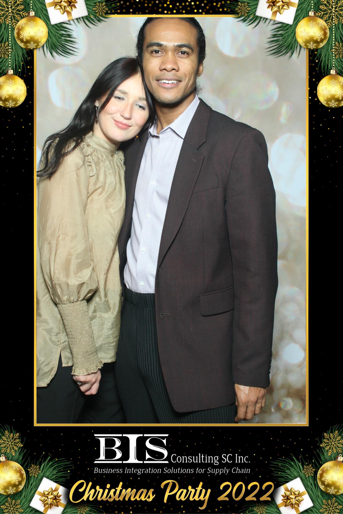 BIS Christmas Party | View more photos from the event at gallery.myselfiemirror.ca/u/romanmyselfiemirrorca/BIS-Christmas-Party