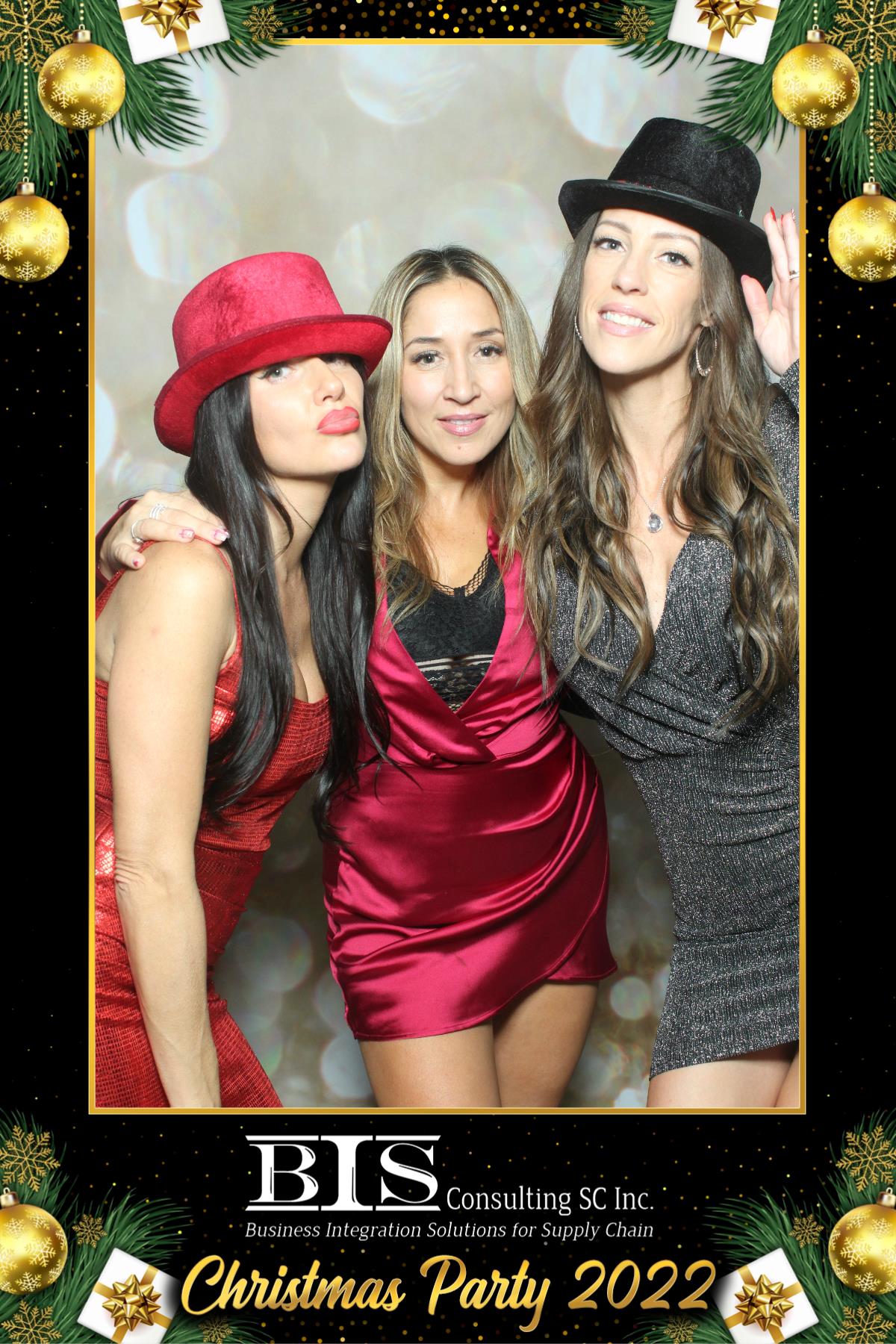 BIS Christmas Party | View more photos from the event at gallery.myselfiemirror.ca/u/romanmyselfiemirrorca/BIS-Christmas-Party