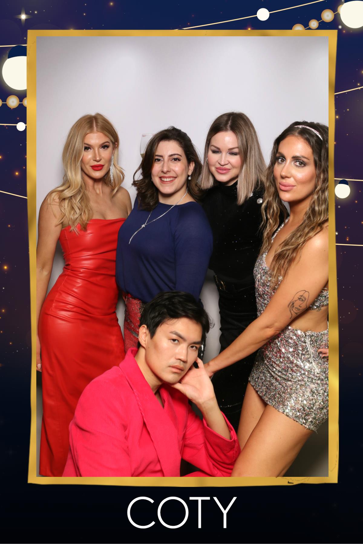 COTY Holiday Party | View more photos from the event at gallery.myselfiemirror.ca/u/romanmyselfiemirrorca/COTY-Holiday-Party