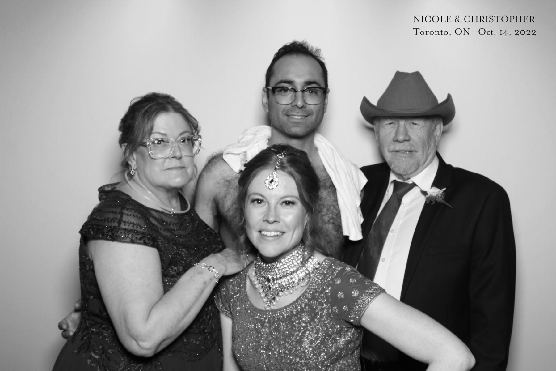 Christopher & Nicole | View more photos from the event at gallery.myselfiemirror.ca/u/romanmyselfiemirrorca/Christopher-Nicole