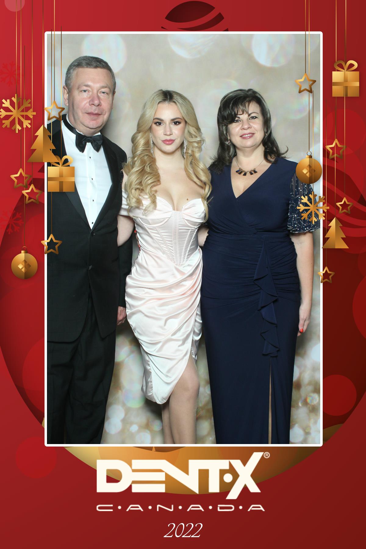 Dent-X Canada Christmas Party | View more photos from the event at gallery.myselfiemirror.ca/u/romanmyselfiemirrorca/Dent-X-Canada-Christmas-Party