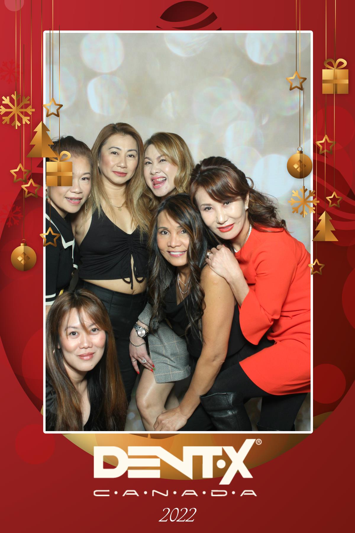 Dent-X Canada Christmas Party | View more photos from the event at gallery.myselfiemirror.ca/u/romanmyselfiemirrorca/Dent-X-Canada-Christmas-Party