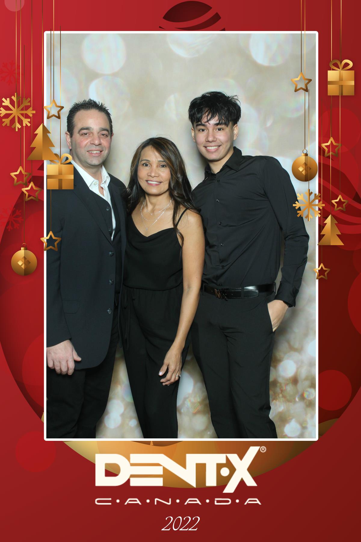 Dent-X Canada Christmas Party | View more photos from the event at gallery.myselfiemirror.ca/u/romanmyselfiemirrorca/Dent-X-Canada-Christmas-Party