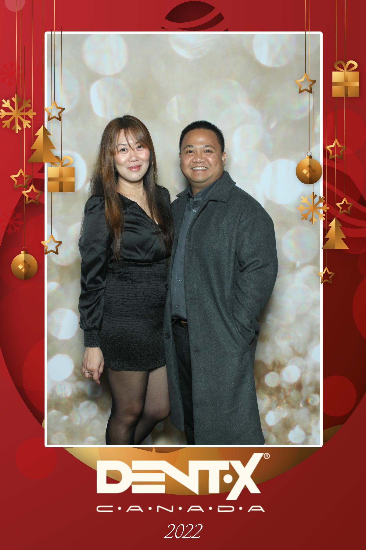Dent-X Canada Christmas Party | View more photos from the event at gallery.myselfiemirror.ca/u/romanmyselfiemirrorca/Dent-X-Canada-Christmas-Party