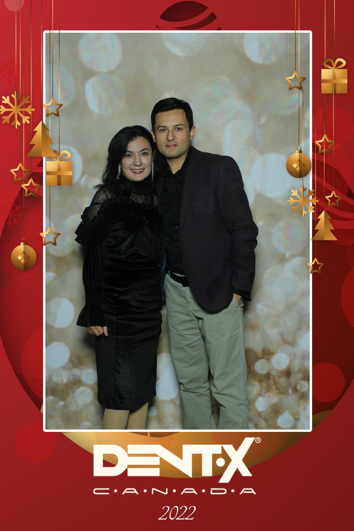 Dent-X Canada Christmas Party | View more photos from the event at gallery.myselfiemirror.ca/u/romanmyselfiemirrorca/Dent-X-Canada-Christmas-Party