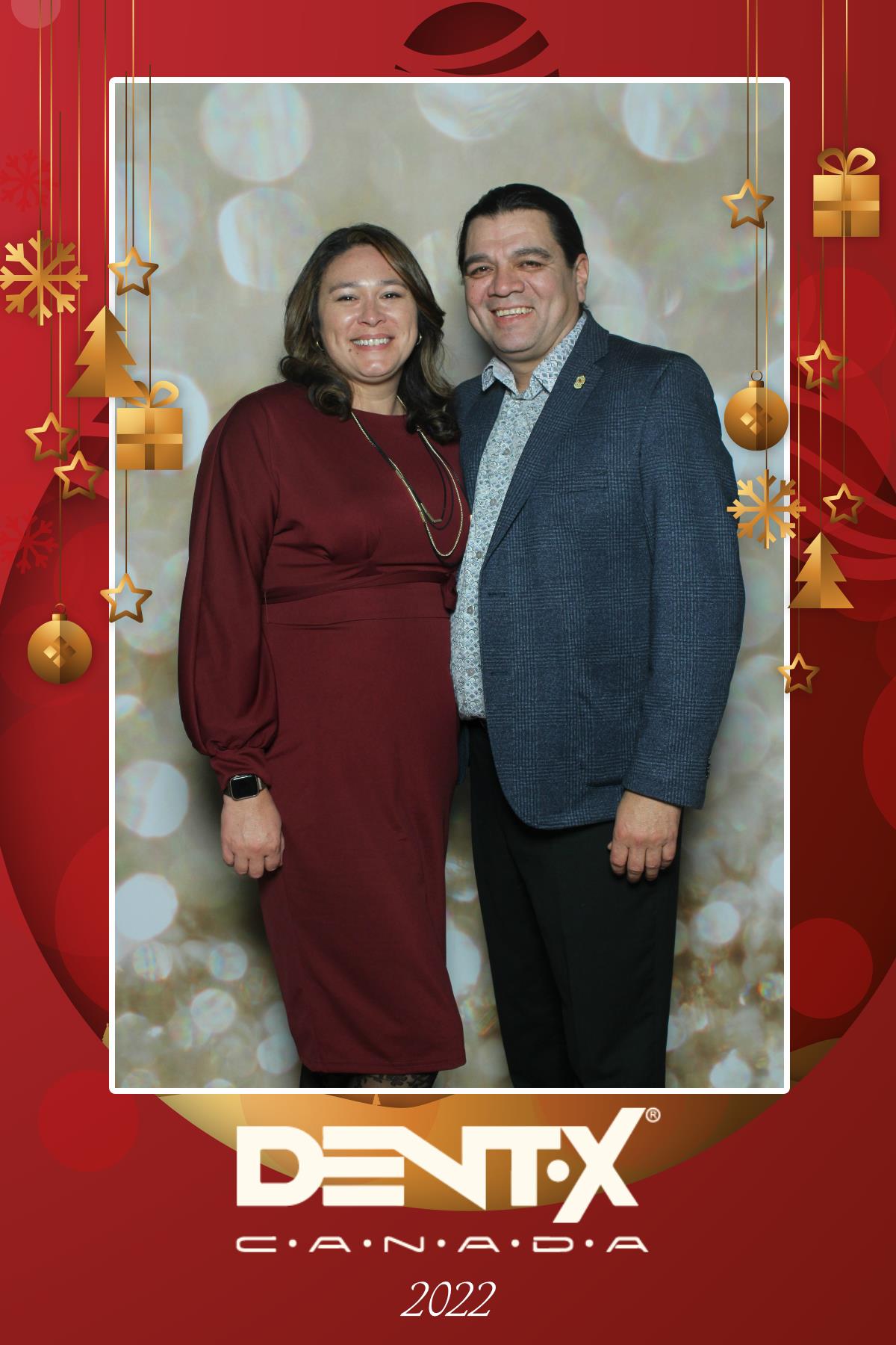 Dent-X Canada Christmas Party | View more photos from the event at gallery.myselfiemirror.ca/u/romanmyselfiemirrorca/Dent-X-Canada-Christmas-Party