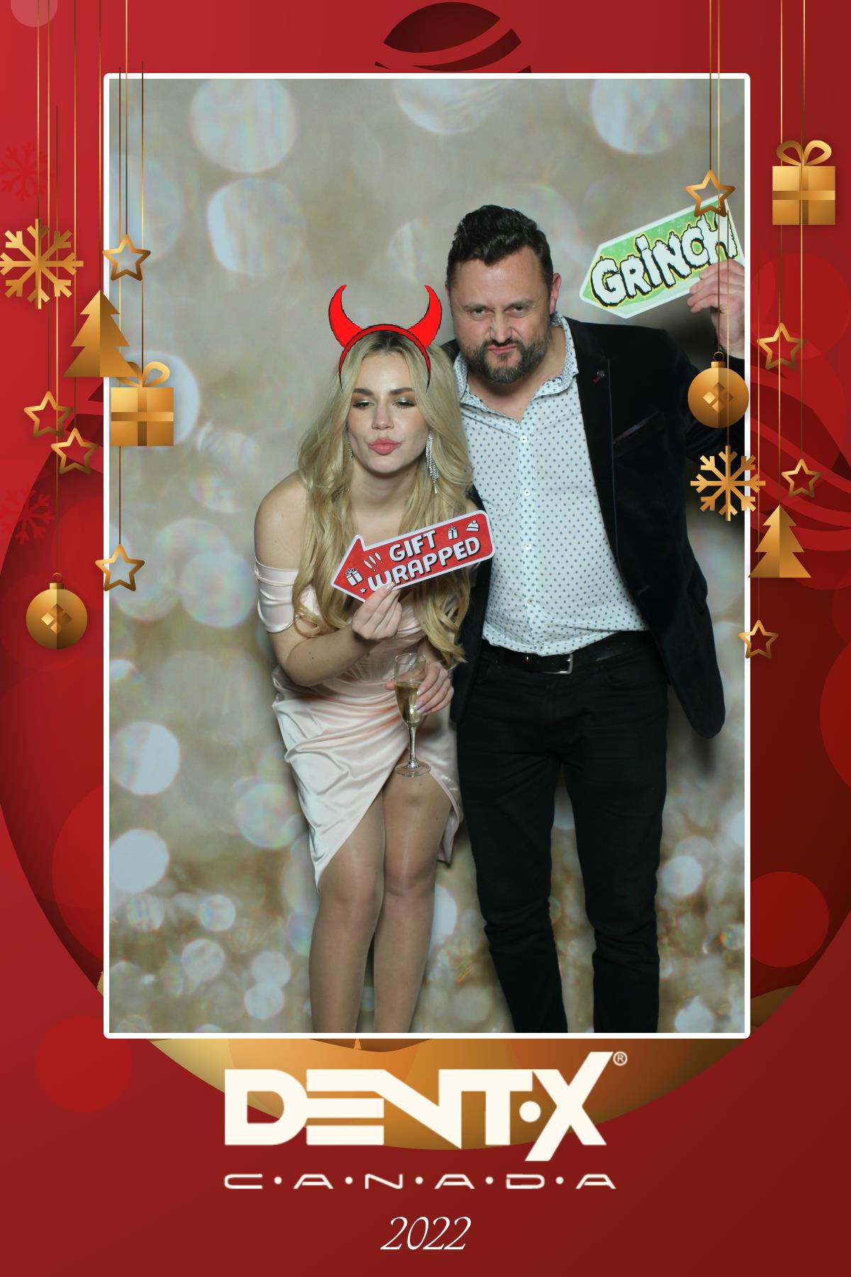 Dent-X Canada Christmas Party | View more photos from the event at gallery.myselfiemirror.ca/u/romanmyselfiemirrorca/Dent-X-Canada-Christmas-Party