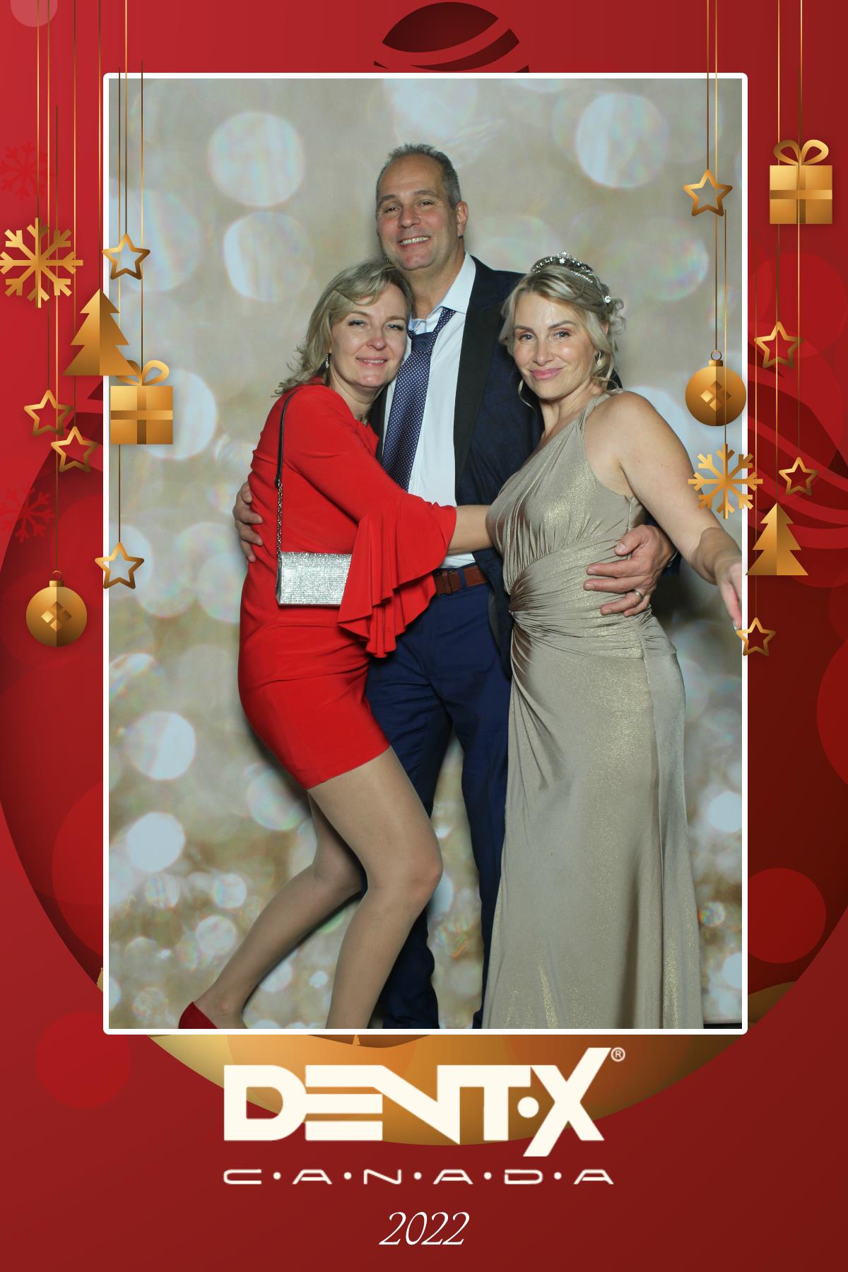 Dent-X Canada Christmas Party | View more photos from the event at gallery.myselfiemirror.ca/u/romanmyselfiemirrorca/Dent-X-Canada-Christmas-Party