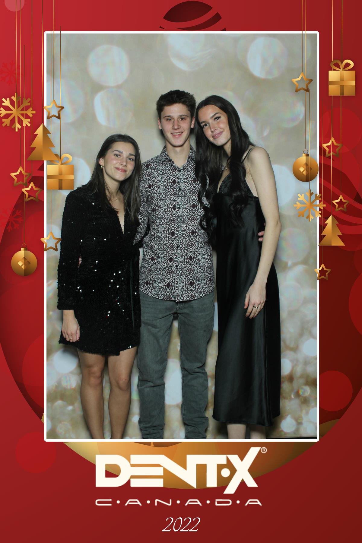 Dent-X Canada Christmas Party | View more photos from the event at gallery.myselfiemirror.ca/u/romanmyselfiemirrorca/Dent-X-Canada-Christmas-Party