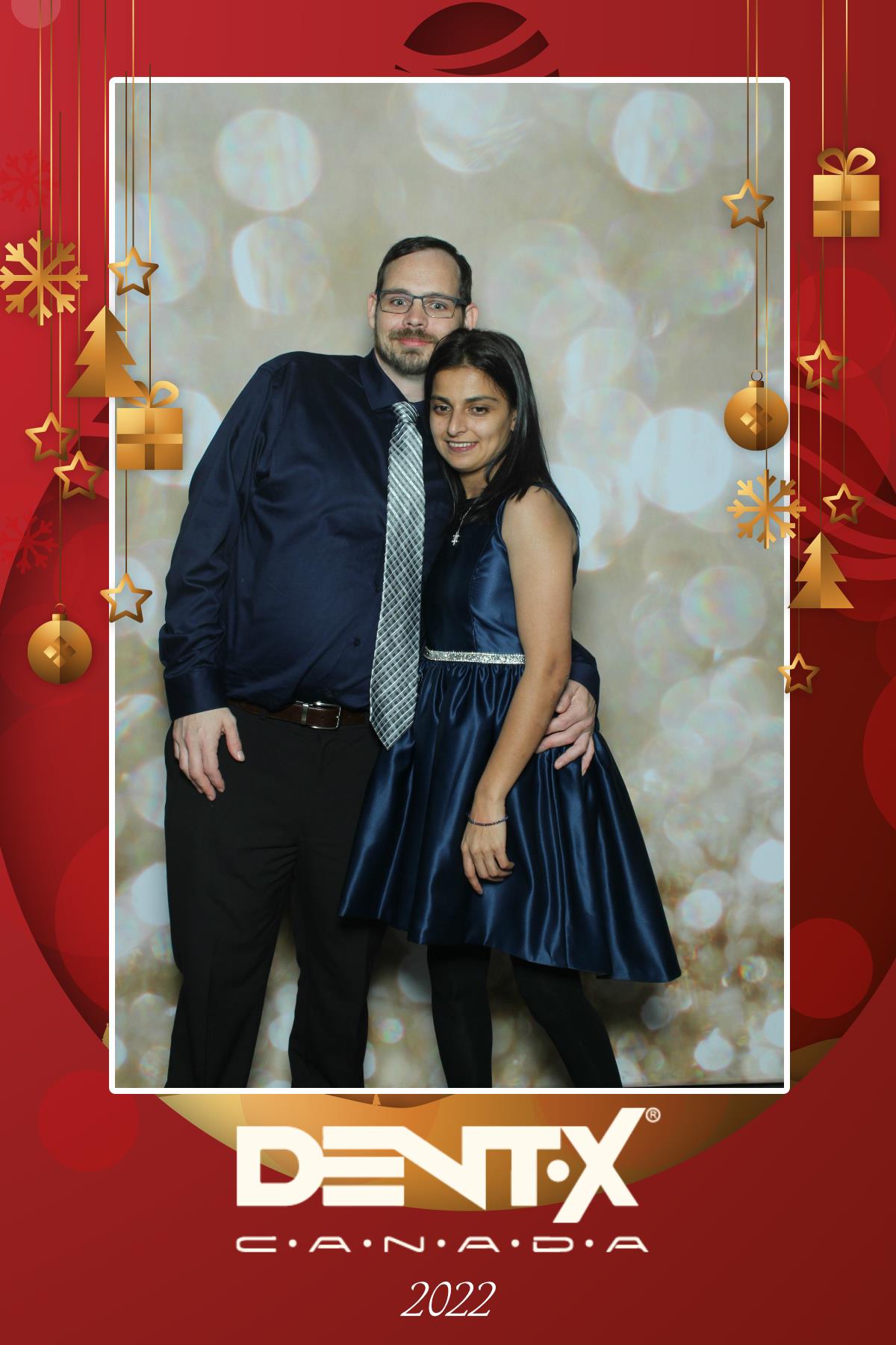 Dent-X Canada Christmas Party | View more photos from the event at gallery.myselfiemirror.ca/u/romanmyselfiemirrorca/Dent-X-Canada-Christmas-Party