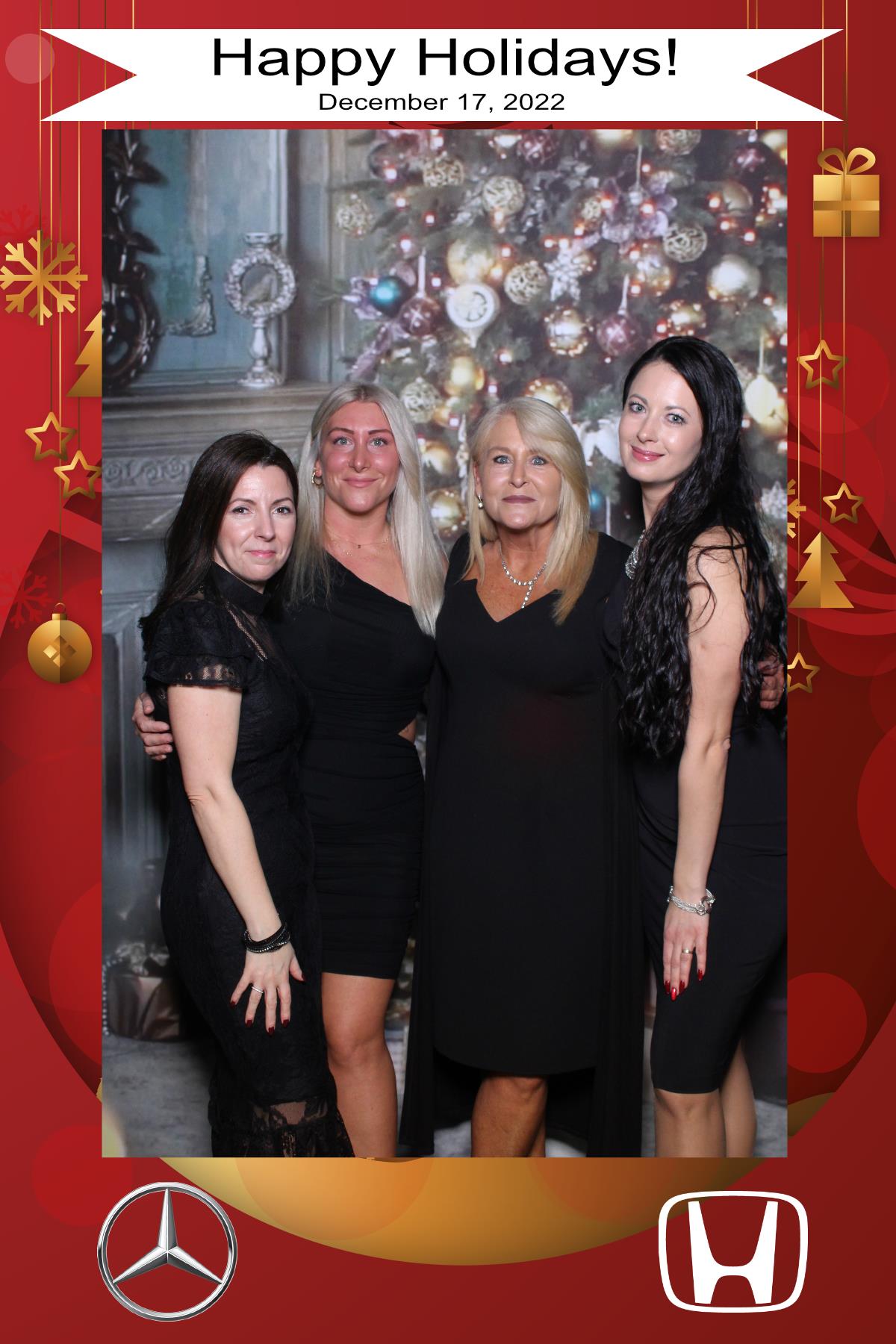 MB Burlington Christmas Party | View more photos from the event at gallery.myselfiemirror.ca/u/romanmyselfiemirrorca/MB-Burlington-Christmas-Party