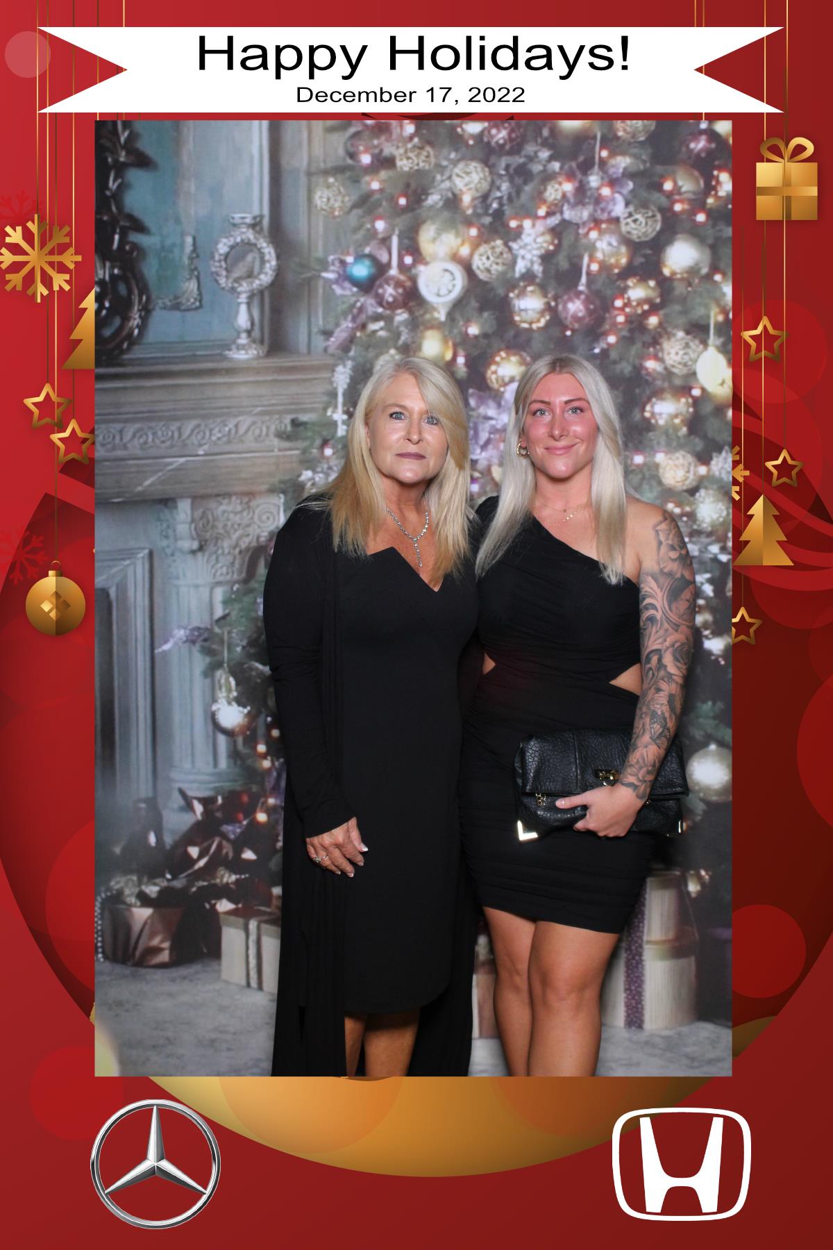 MB Burlington Christmas Party | View more photos from the event at gallery.myselfiemirror.ca/u/romanmyselfiemirrorca/MB-Burlington-Christmas-Party