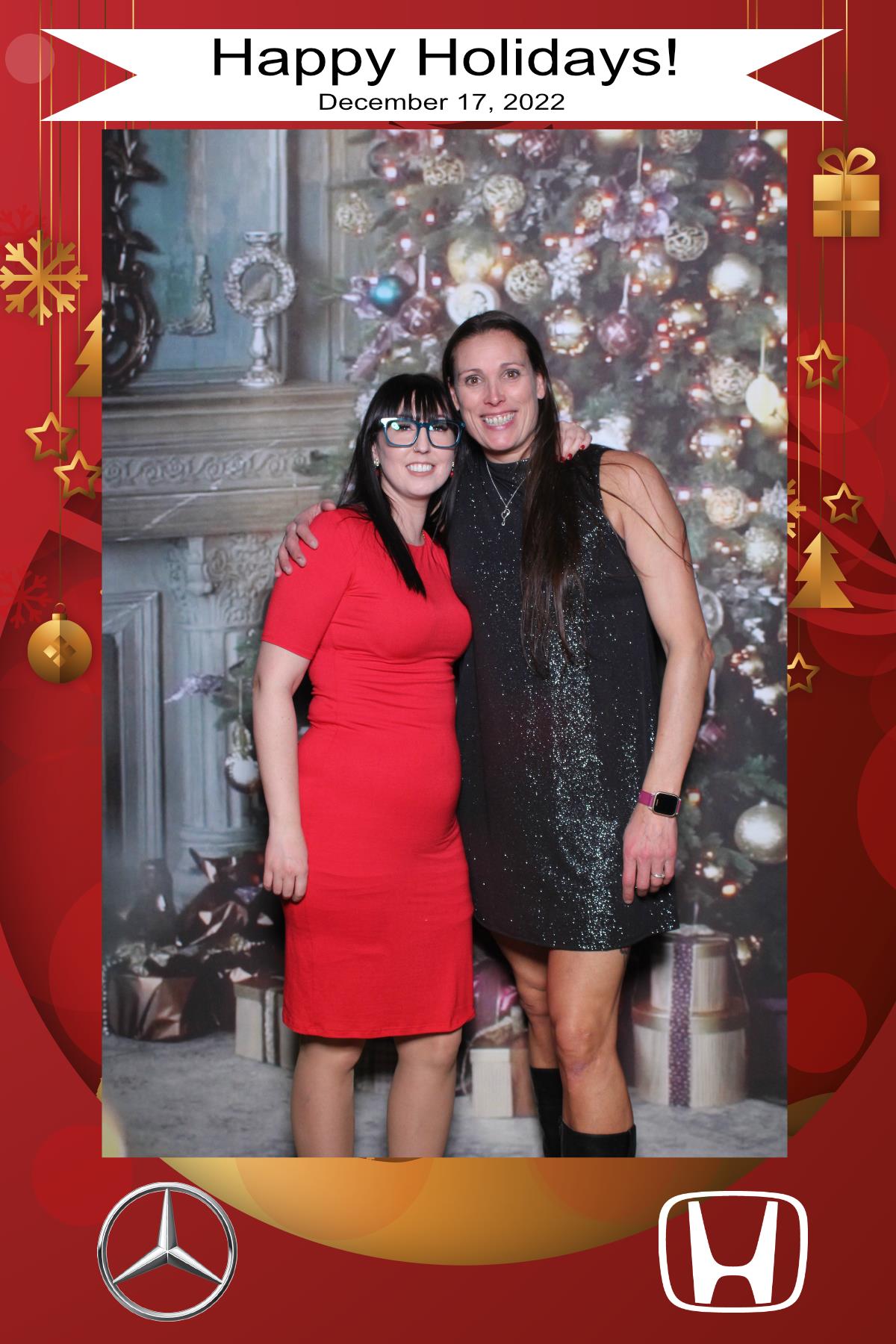 MB Burlington Christmas Party | View more photos from the event at gallery.myselfiemirror.ca/u/romanmyselfiemirrorca/MB-Burlington-Christmas-Party