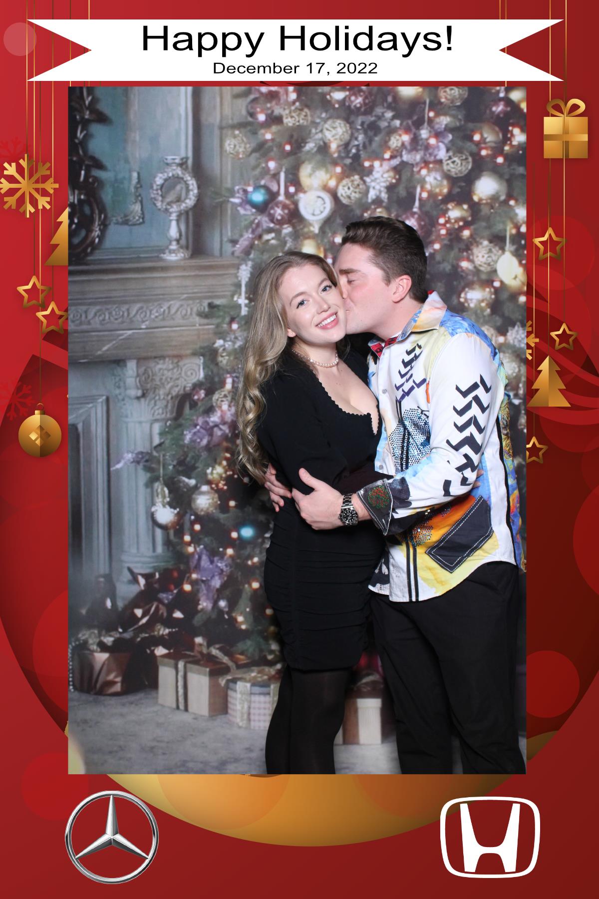 MB Burlington Christmas Party | View more photos from the event at gallery.myselfiemirror.ca/u/romanmyselfiemirrorca/MB-Burlington-Christmas-Party