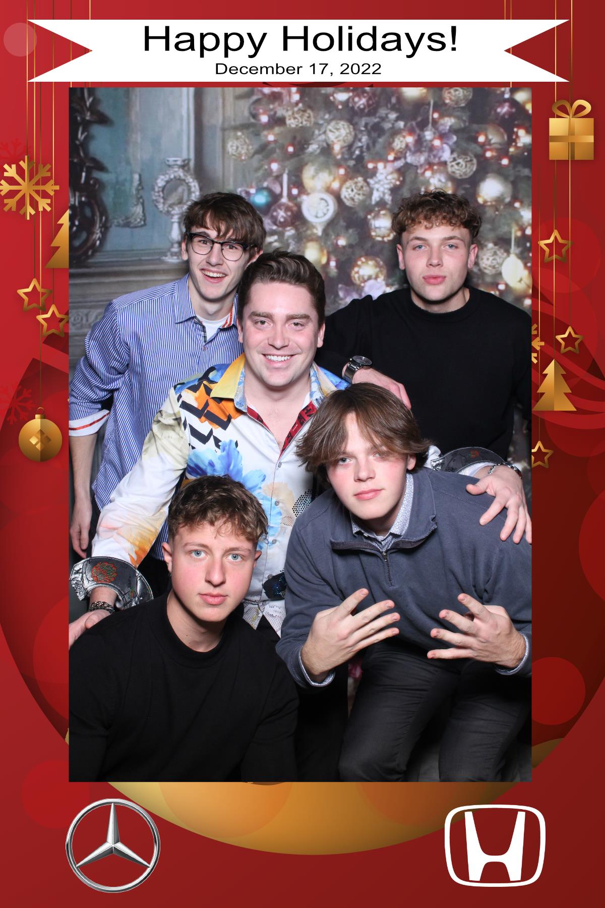 MB Burlington Christmas Party | View more photos from the event at gallery.myselfiemirror.ca/u/romanmyselfiemirrorca/MB-Burlington-Christmas-Party