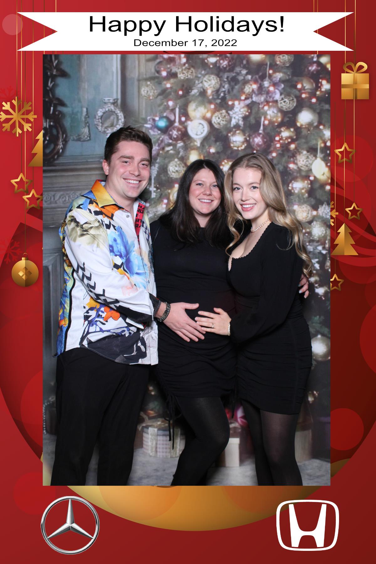 MB Burlington Christmas Party | View more photos from the event at gallery.myselfiemirror.ca/u/romanmyselfiemirrorca/MB-Burlington-Christmas-Party
