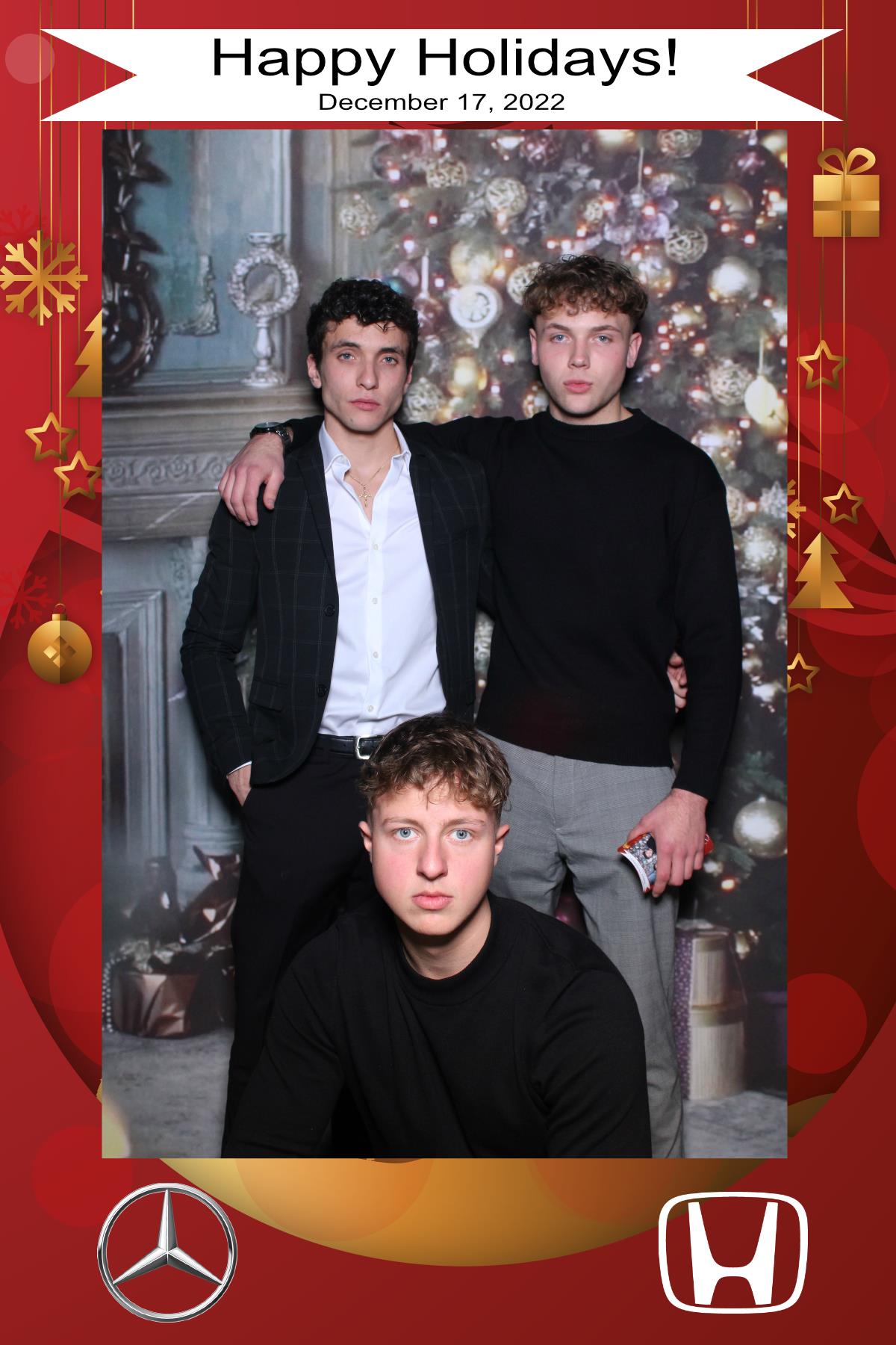 MB Burlington Christmas Party | View more photos from the event at gallery.myselfiemirror.ca/u/romanmyselfiemirrorca/MB-Burlington-Christmas-Party