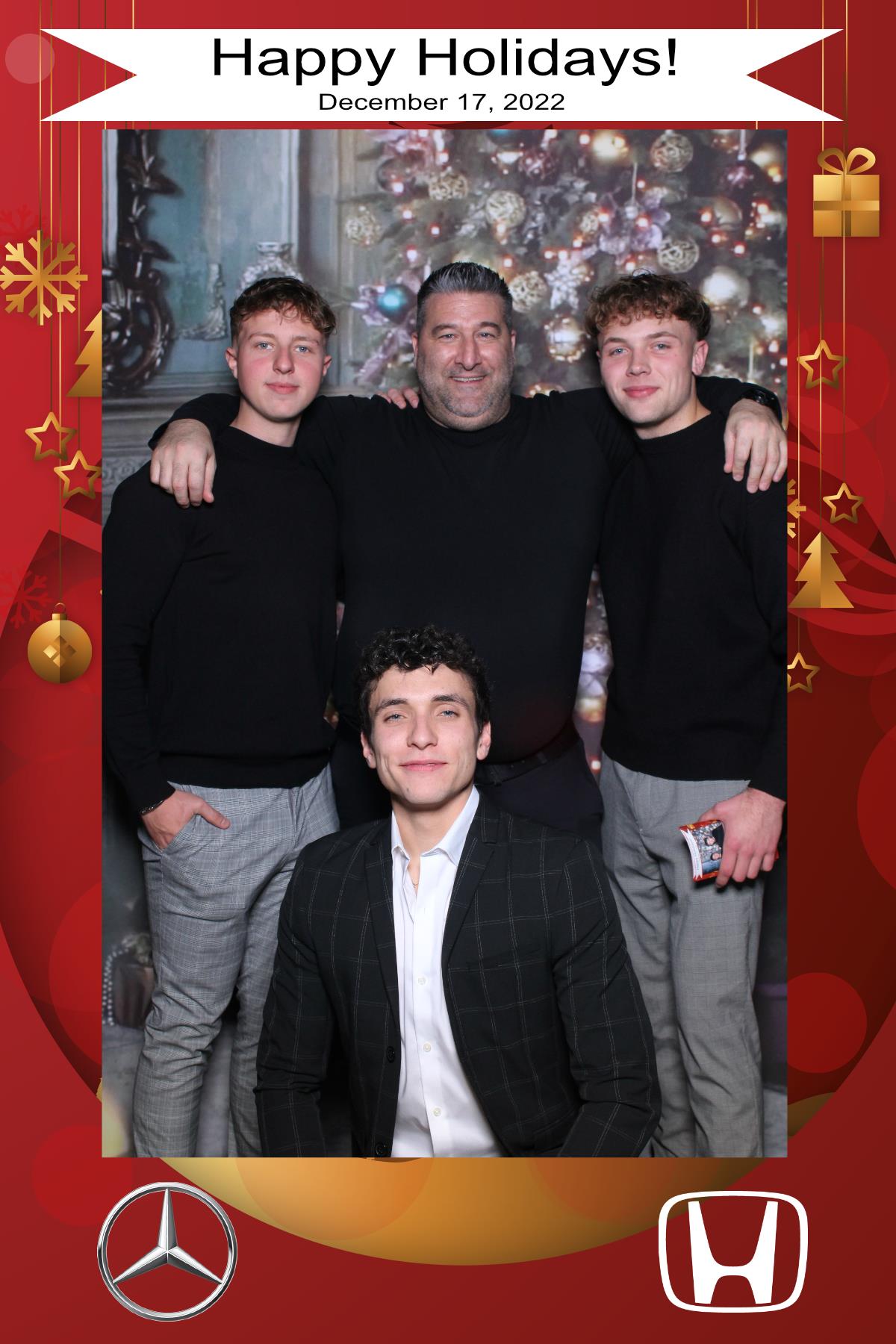 MB Burlington Christmas Party | View more photos from the event at gallery.myselfiemirror.ca/u/romanmyselfiemirrorca/MB-Burlington-Christmas-Party