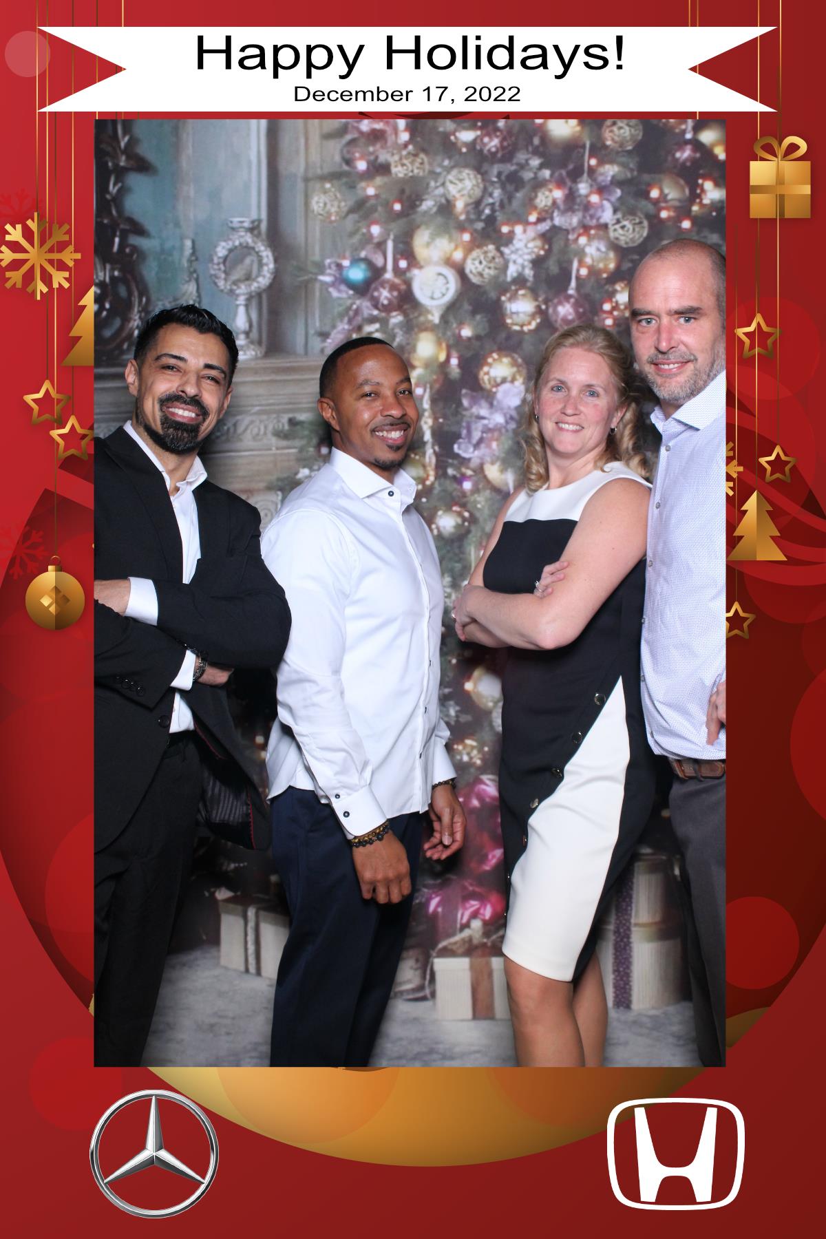 MB Burlington Christmas Party | View more photos from the event at gallery.myselfiemirror.ca/u/romanmyselfiemirrorca/MB-Burlington-Christmas-Party