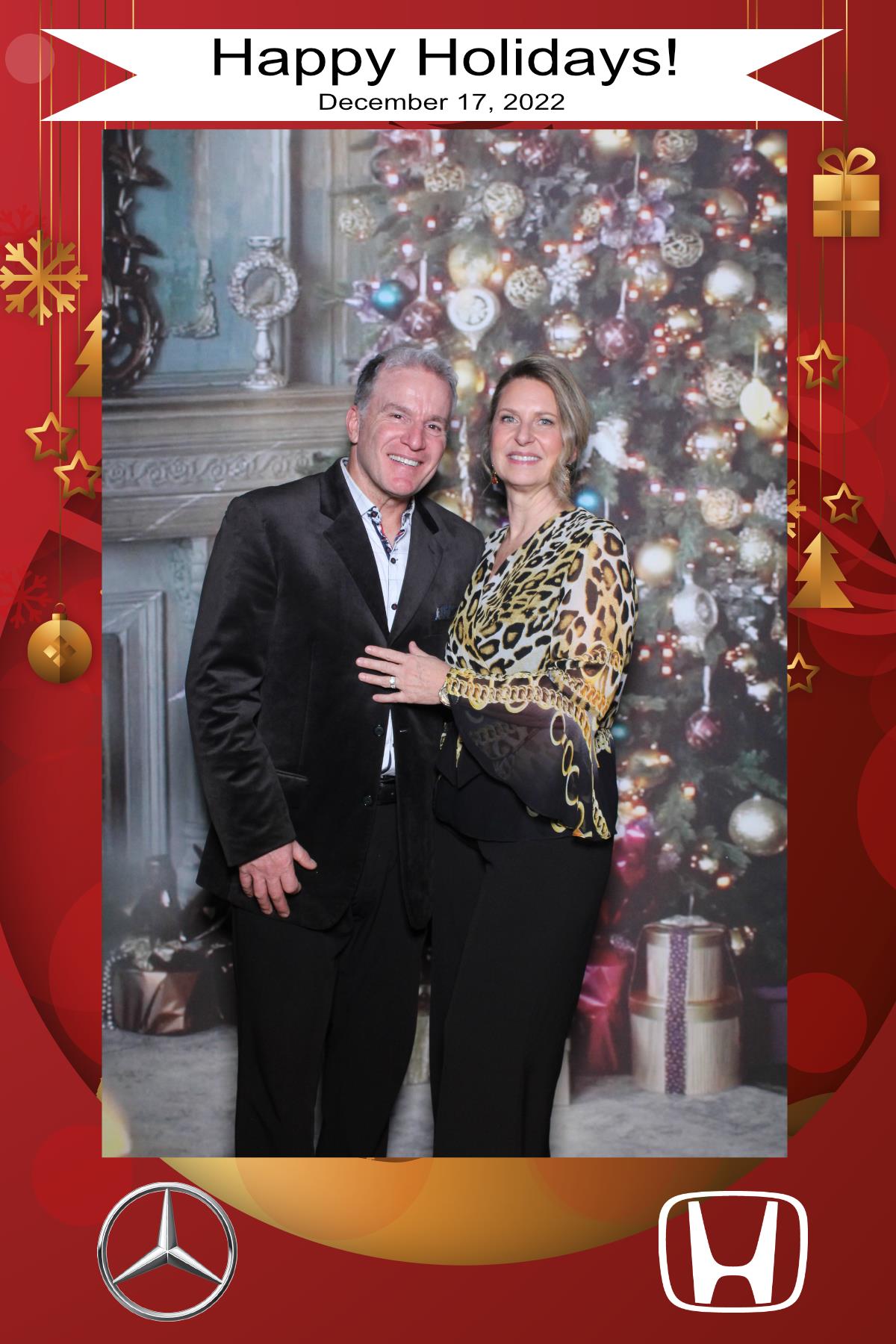 MB Burlington Christmas Party | View more photos from the event at gallery.myselfiemirror.ca/u/romanmyselfiemirrorca/MB-Burlington-Christmas-Party