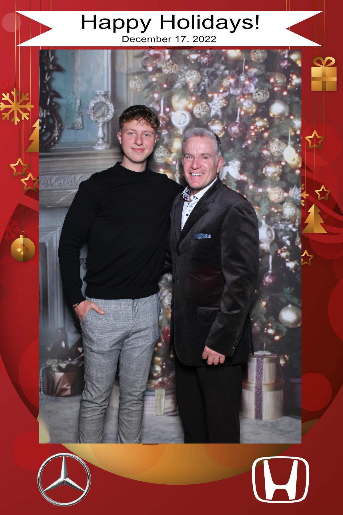 MB Burlington Christmas Party | View more photos from the event at gallery.myselfiemirror.ca/u/romanmyselfiemirrorca/MB-Burlington-Christmas-Party