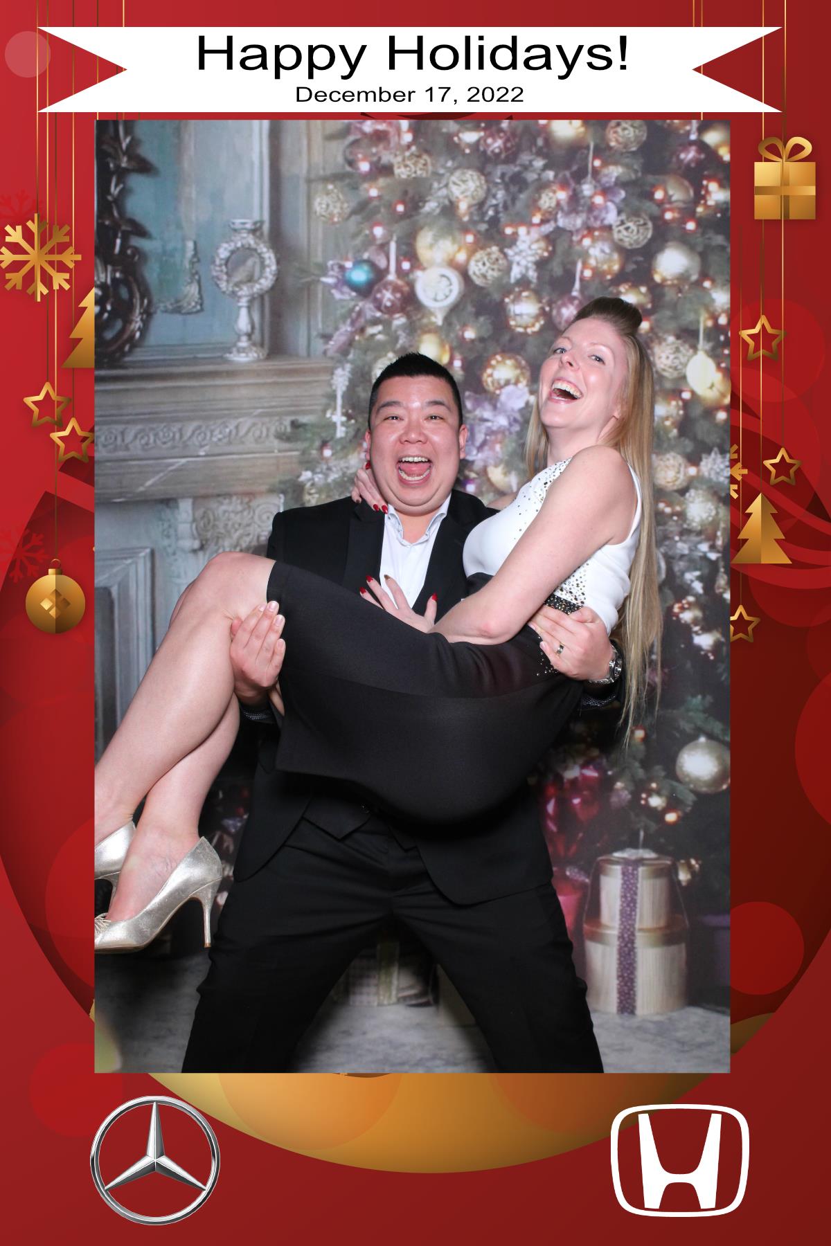 MB Burlington Christmas Party | View more photos from the event at gallery.myselfiemirror.ca/u/romanmyselfiemirrorca/MB-Burlington-Christmas-Party