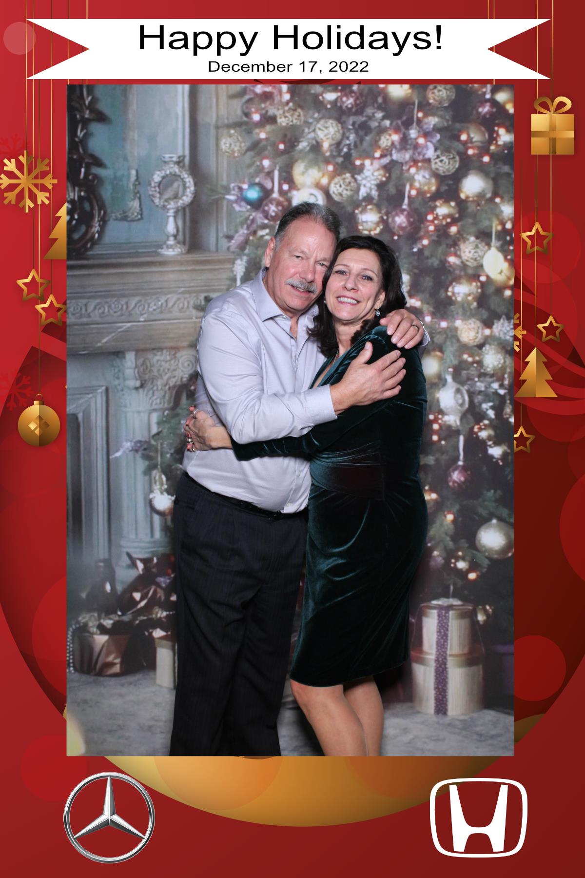 MB Burlington Christmas Party | View more photos from the event at gallery.myselfiemirror.ca/u/romanmyselfiemirrorca/MB-Burlington-Christmas-Party