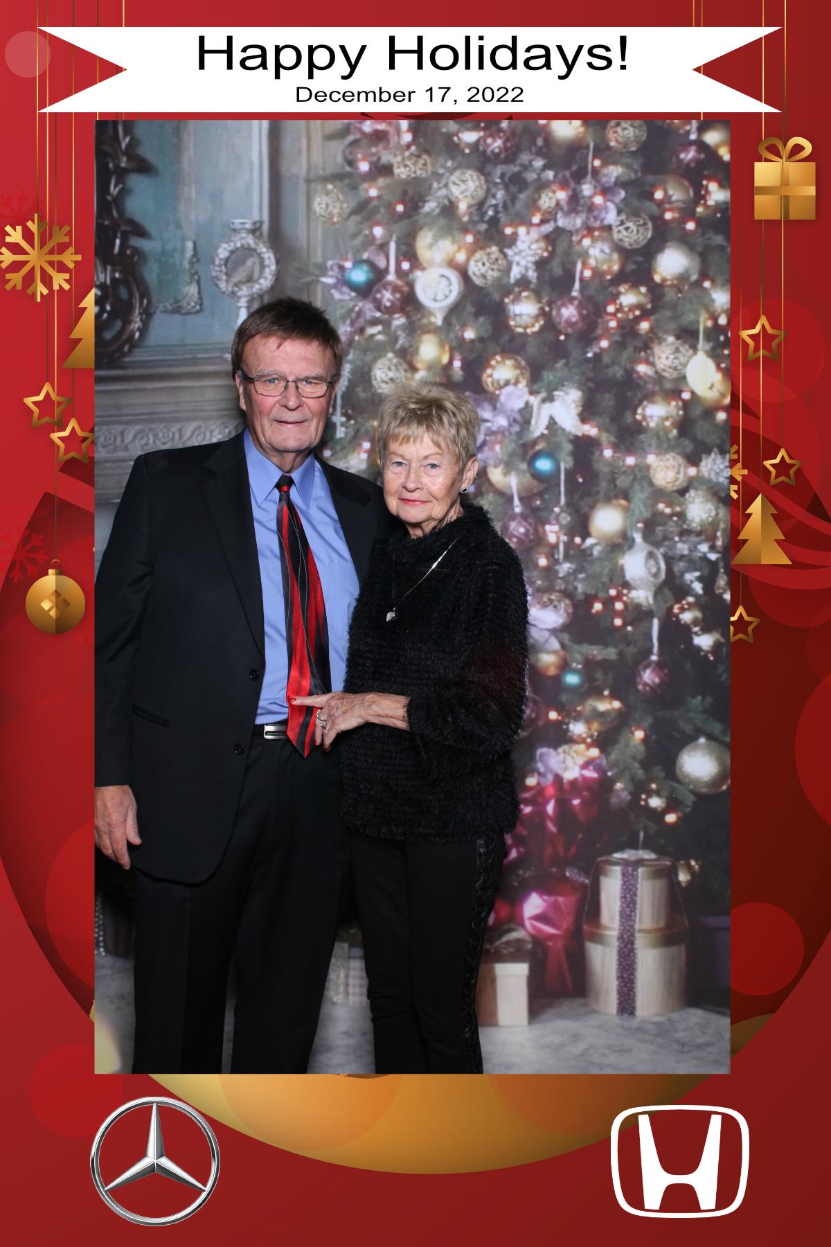 MB Burlington Christmas Party | View more photos from the event at gallery.myselfiemirror.ca/u/romanmyselfiemirrorca/MB-Burlington-Christmas-Party