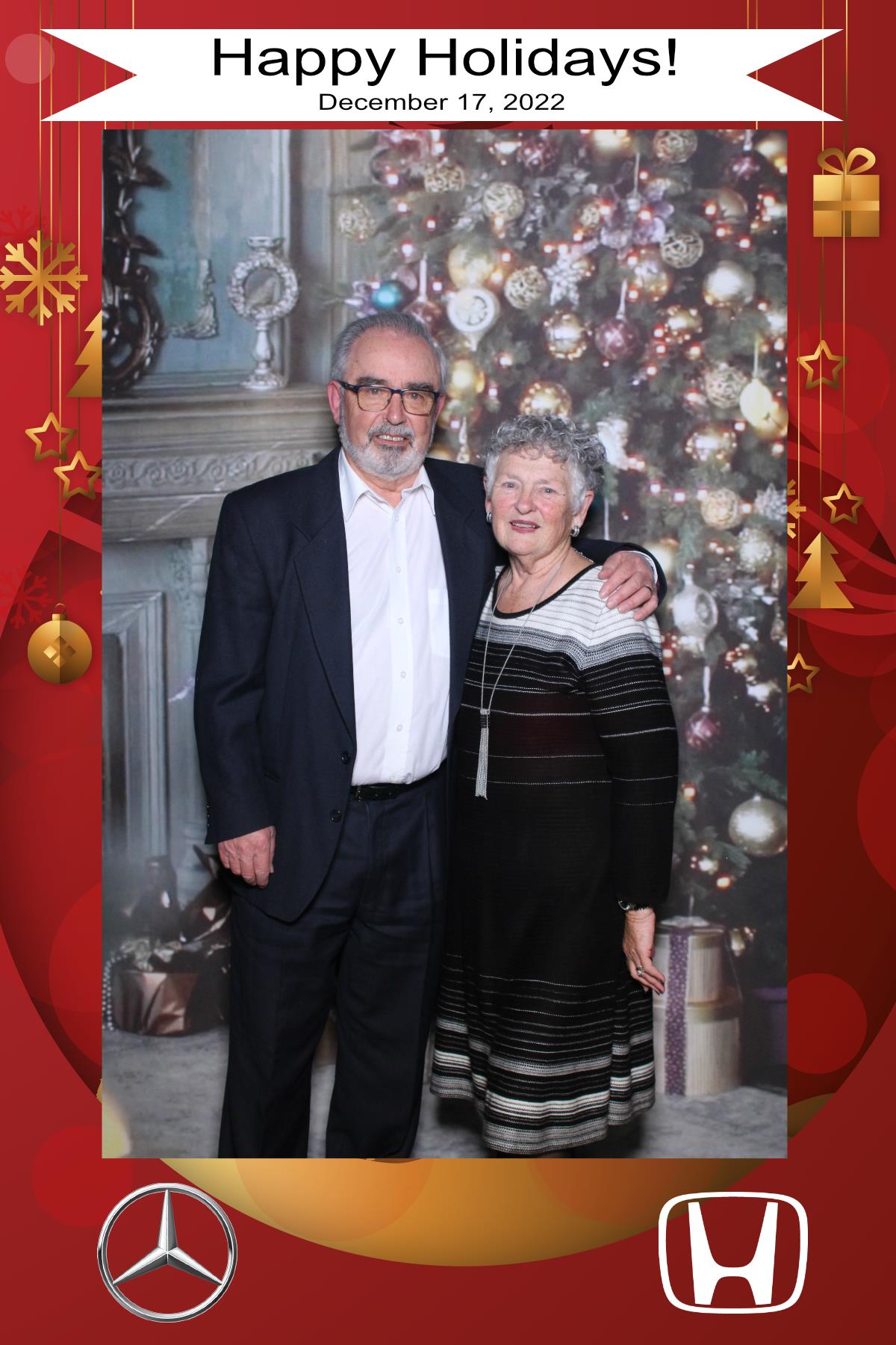 MB Burlington Christmas Party | View more photos from the event at gallery.myselfiemirror.ca/u/romanmyselfiemirrorca/MB-Burlington-Christmas-Party