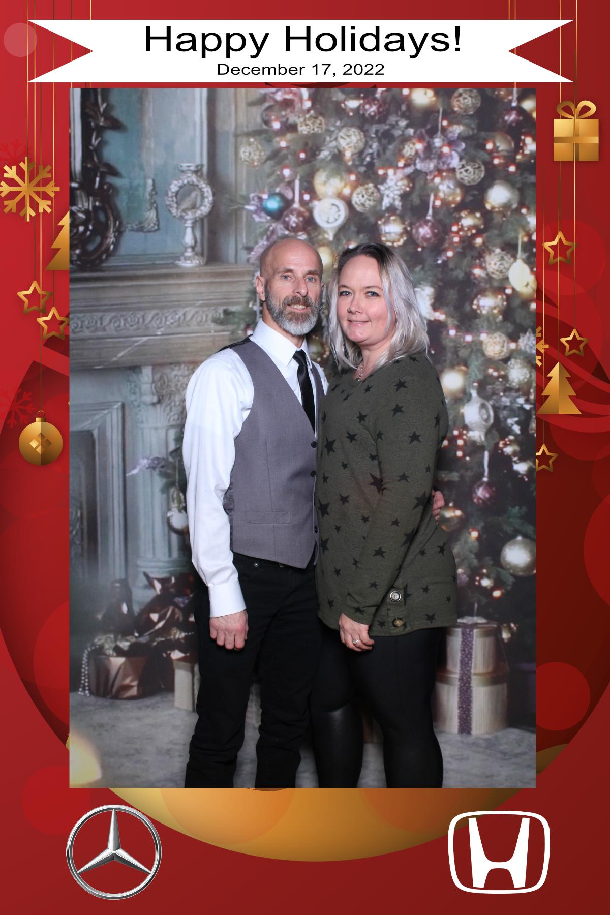 MB Burlington Christmas Party | View more photos from the event at gallery.myselfiemirror.ca/u/romanmyselfiemirrorca/MB-Burlington-Christmas-Party